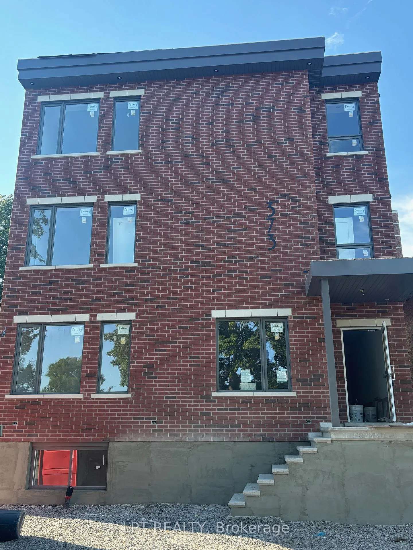 Photo 1 of Unit Unit #8, 373 Ibeville Street, Ottawa, Vanier — HOMEH