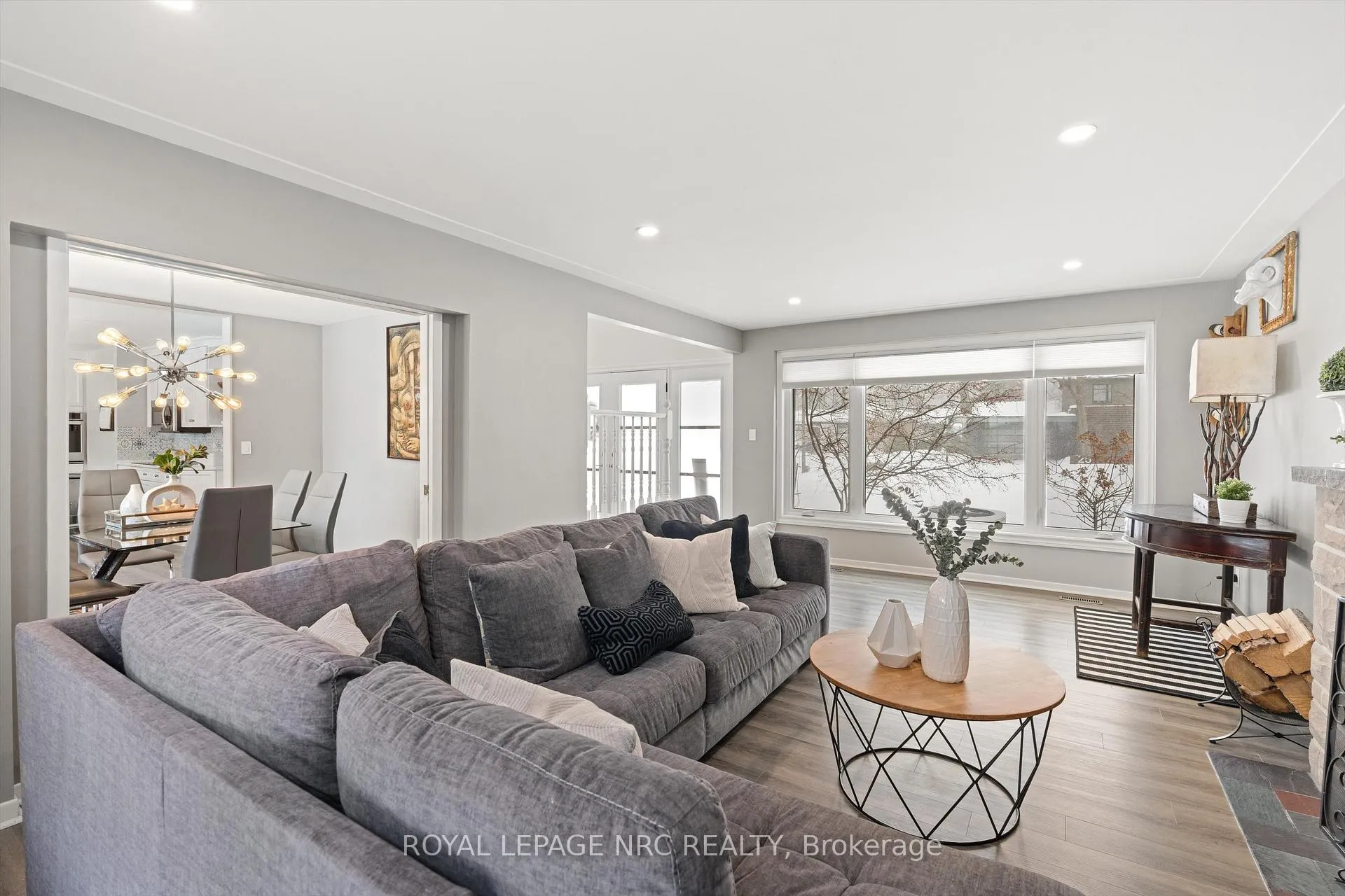 Photo 2 of 22 Briarfield Crescent, St. Catharines, Glendale/Glenridge — HOMEH