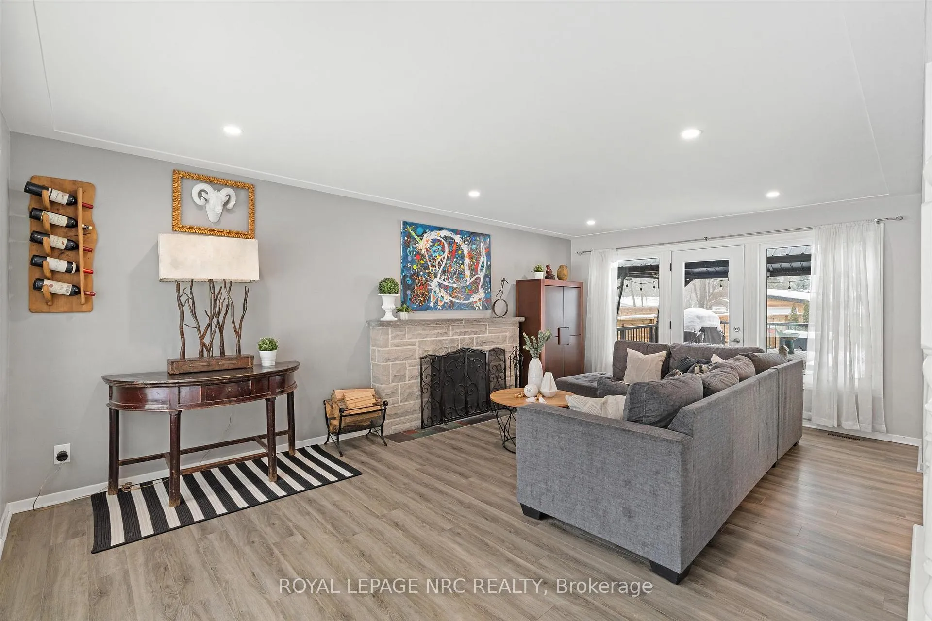 Photo 3 of 22 Briarfield Crescent, St. Catharines, Glendale/Glenridge — HOMEH