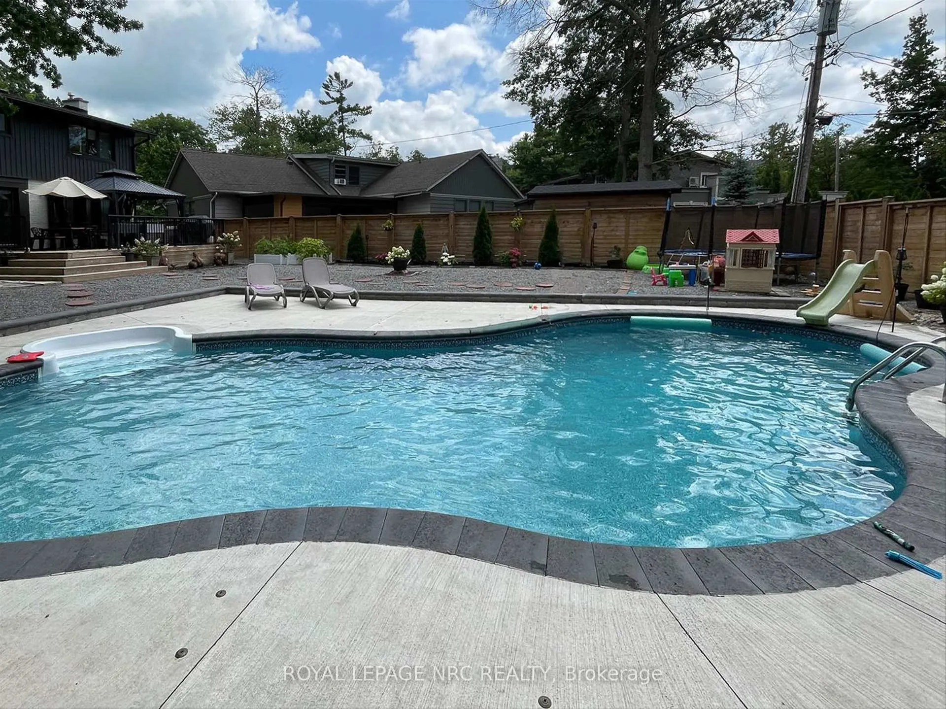 Photo 36 of 22 Briarfield Crescent, St. Catharines, Glendale/Glenridge — HOMEH