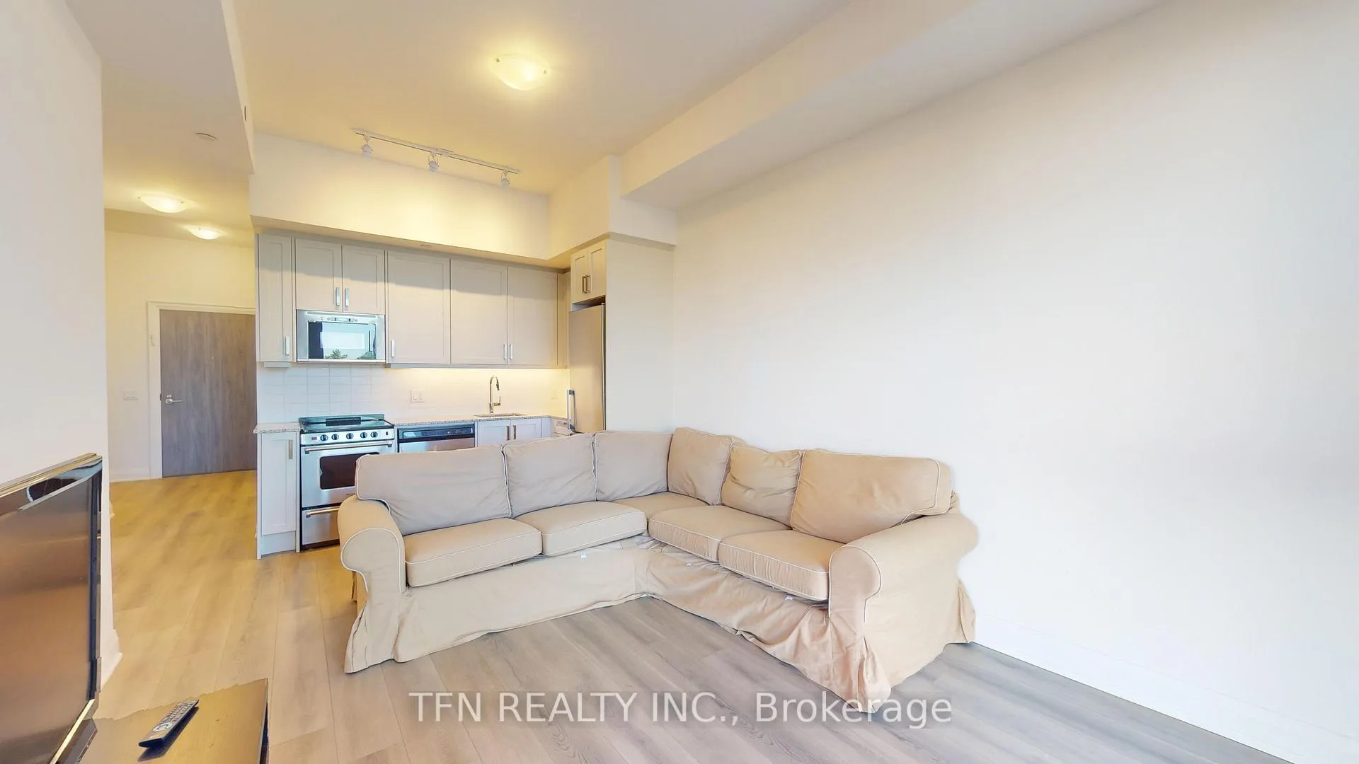 Photo 2 of Unit 209, 10 Gatineau Drive, Vaughan, Beverley Glen — HOMEH