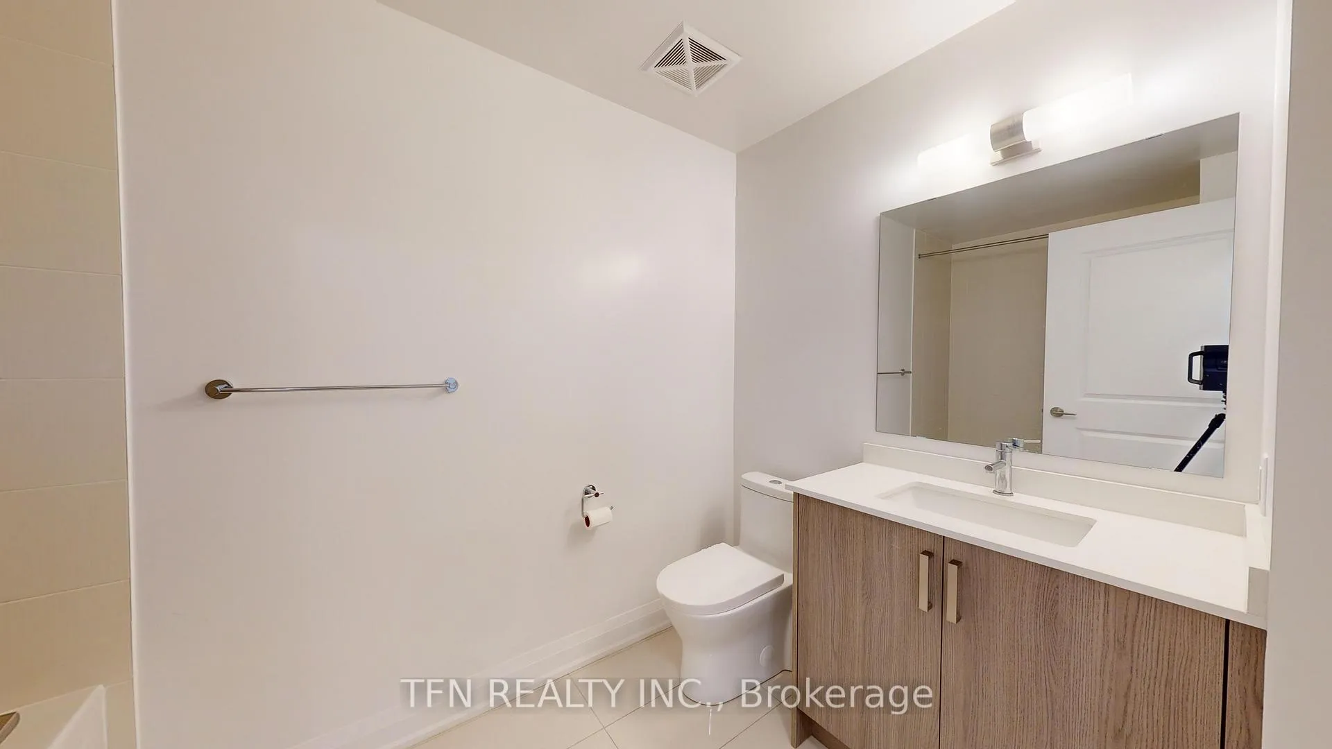 Photo 12 of Unit 209, 10 Gatineau Drive, Vaughan, Beverley Glen — HOMEH