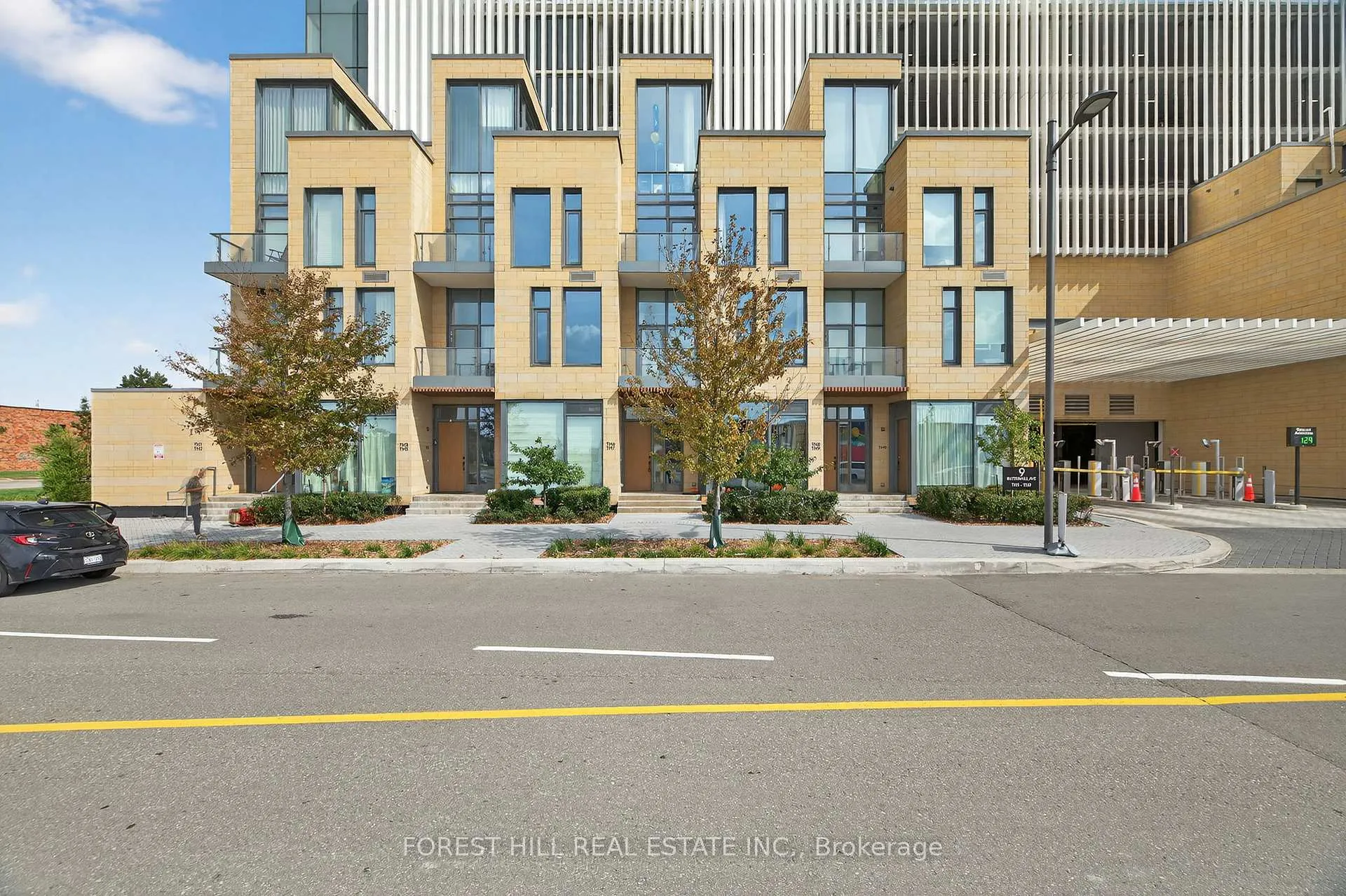 Photo 2 of Unit Th6, 9 Buttermill Avenue, Vaughan, Vaughan Corporate Centre — HOMEH