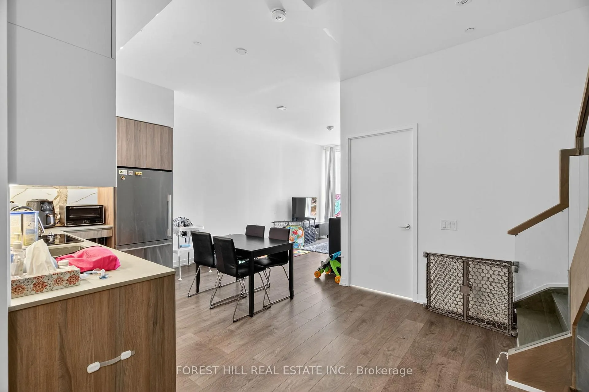 Photo 6 of Unit Th6, 9 Buttermill Avenue, Vaughan, Vaughan Corporate Centre — HOMEH