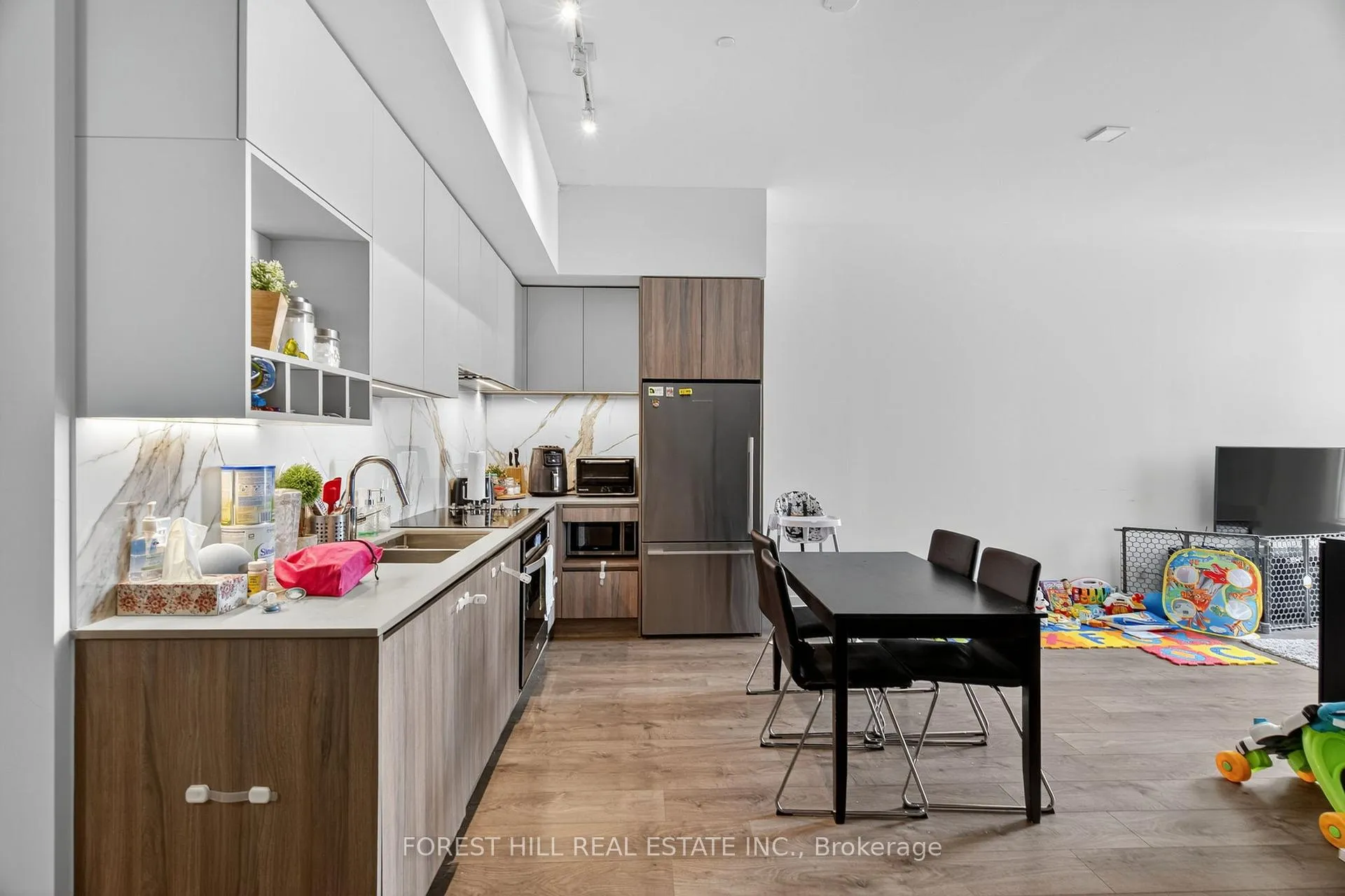 Photo 7 of Unit Th6, 9 Buttermill Avenue, Vaughan, Vaughan Corporate Centre — HOMEH