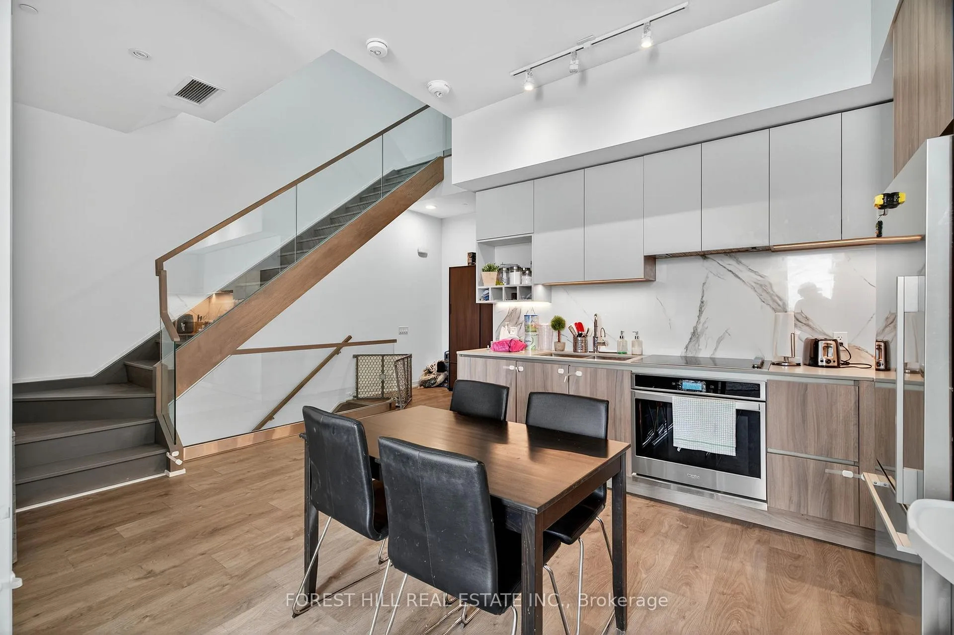 Photo 10 of Unit Th6, 9 Buttermill Avenue, Vaughan, Vaughan Corporate Centre — HOMEH