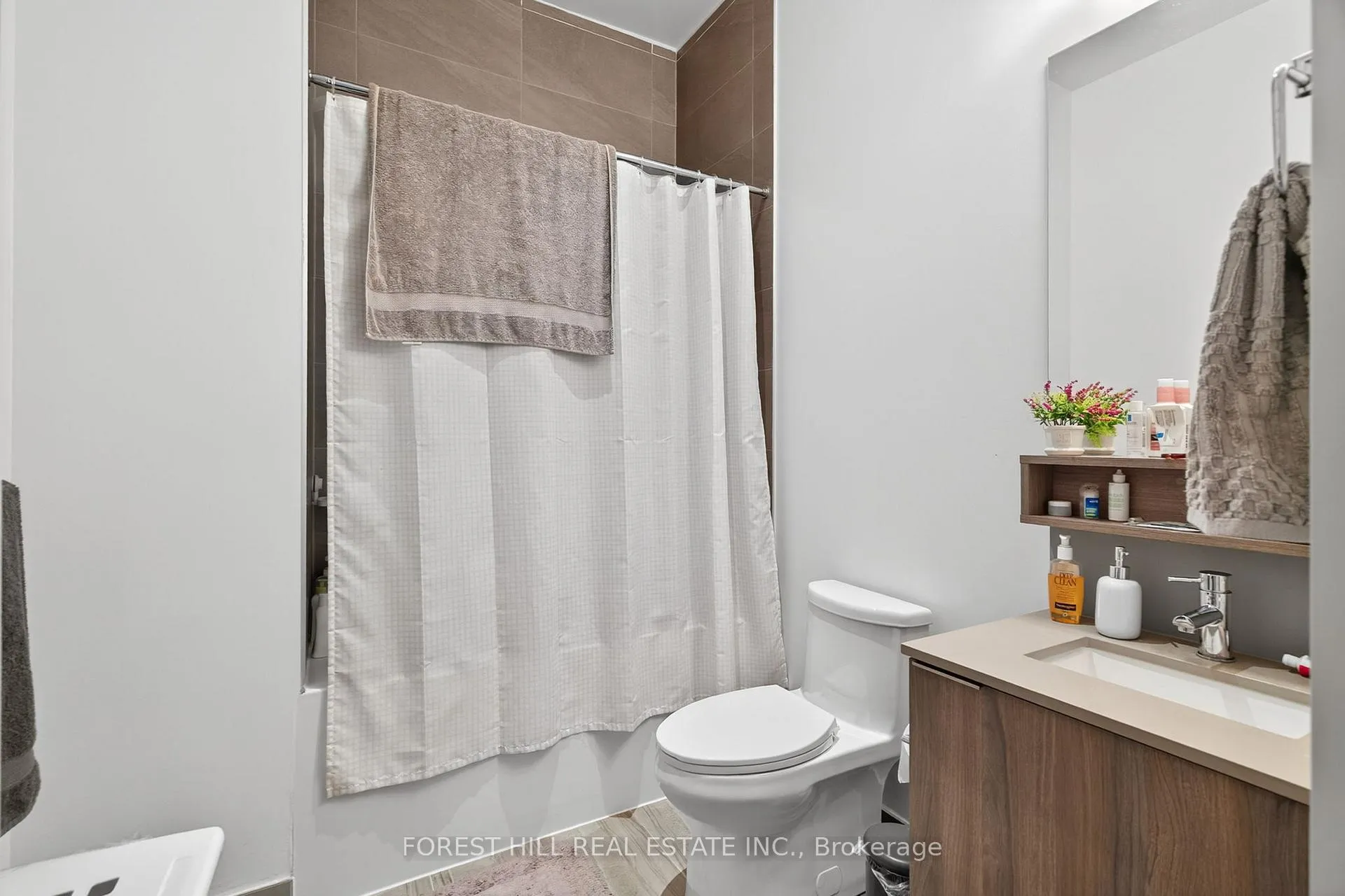 Photo 30 of Unit Th6, 9 Buttermill Avenue, Vaughan, Vaughan Corporate Centre — HOMEH