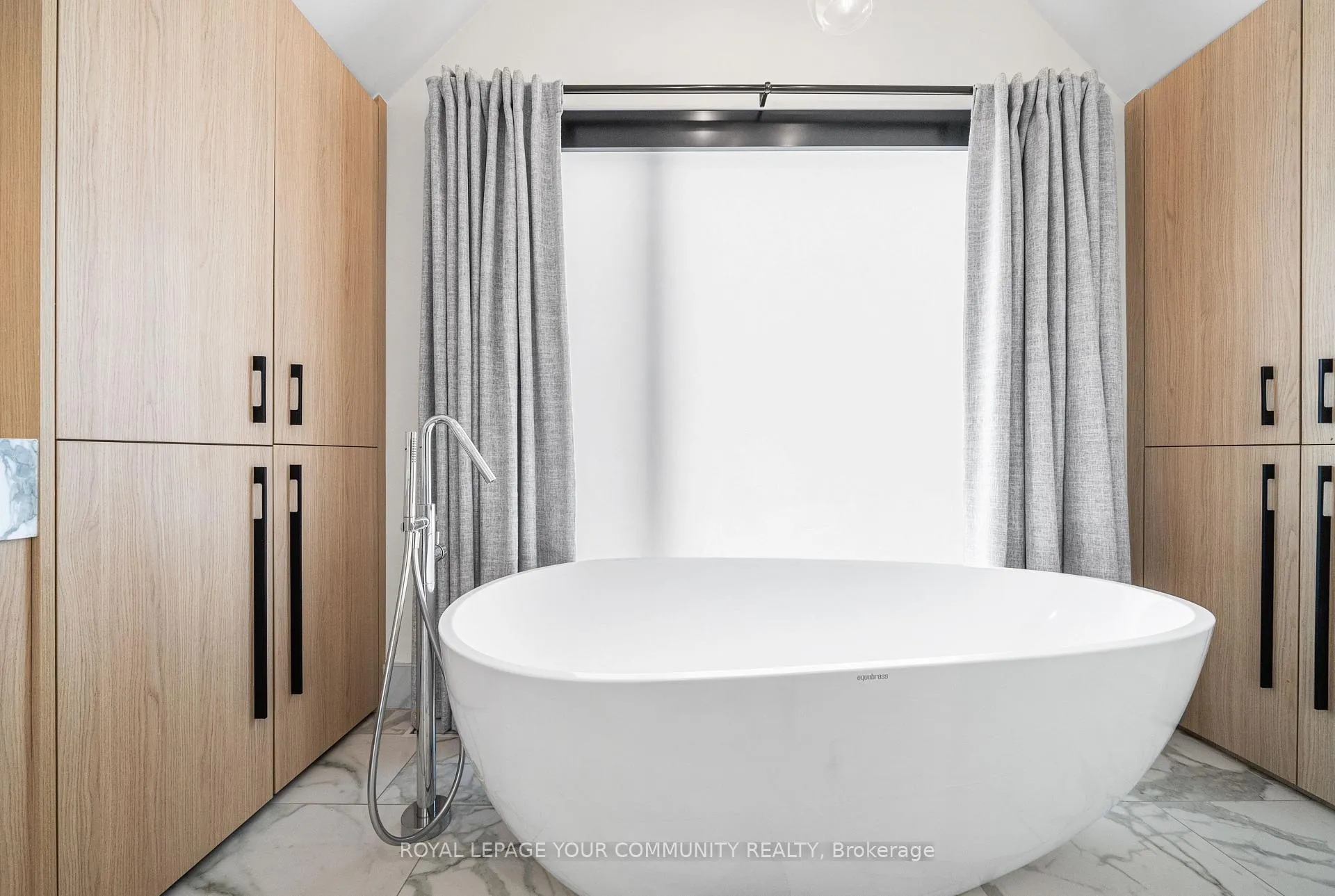 Photo 34 of 296 Elm Road, Toronto, Bedford Park-Nortown — HOMEH
