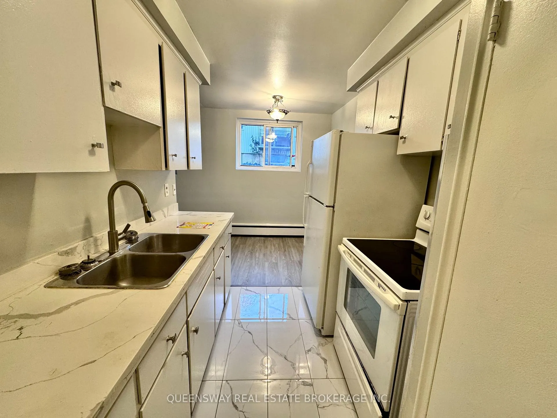 Photo 3 of 4-323 Gibb Street, Oshawa, Vanier — HOMEH