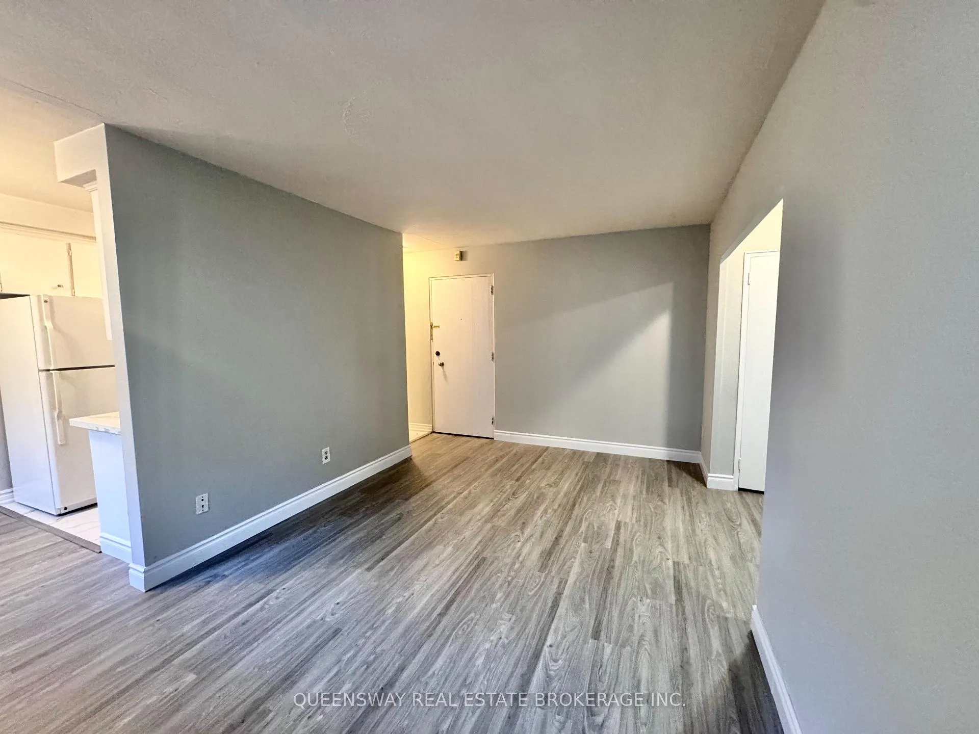 Photo 4 of 4-323 Gibb Street, Oshawa, Vanier — HOMEH