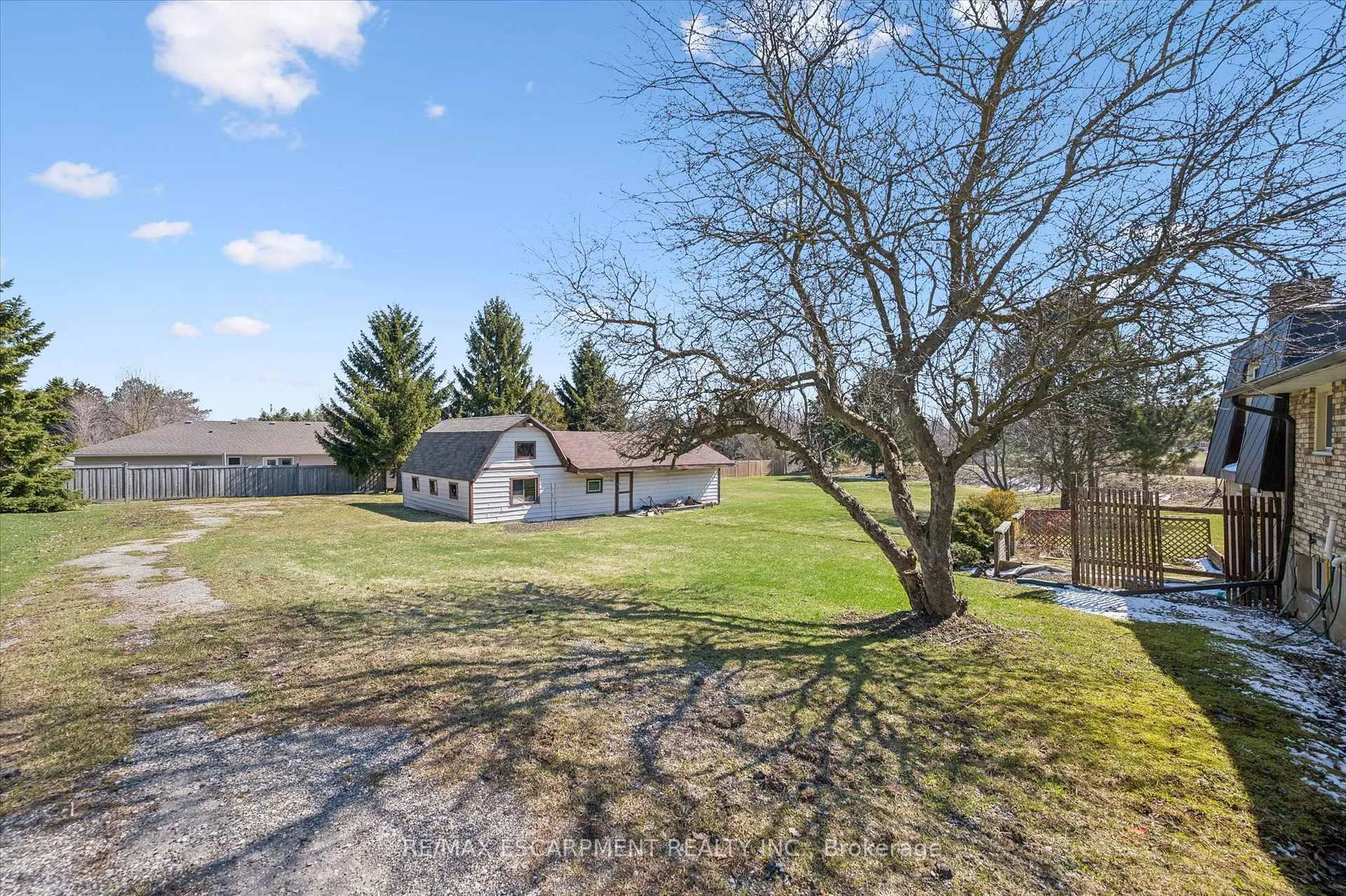 Photo 8 of 215 King Street, Minto — HOMEH