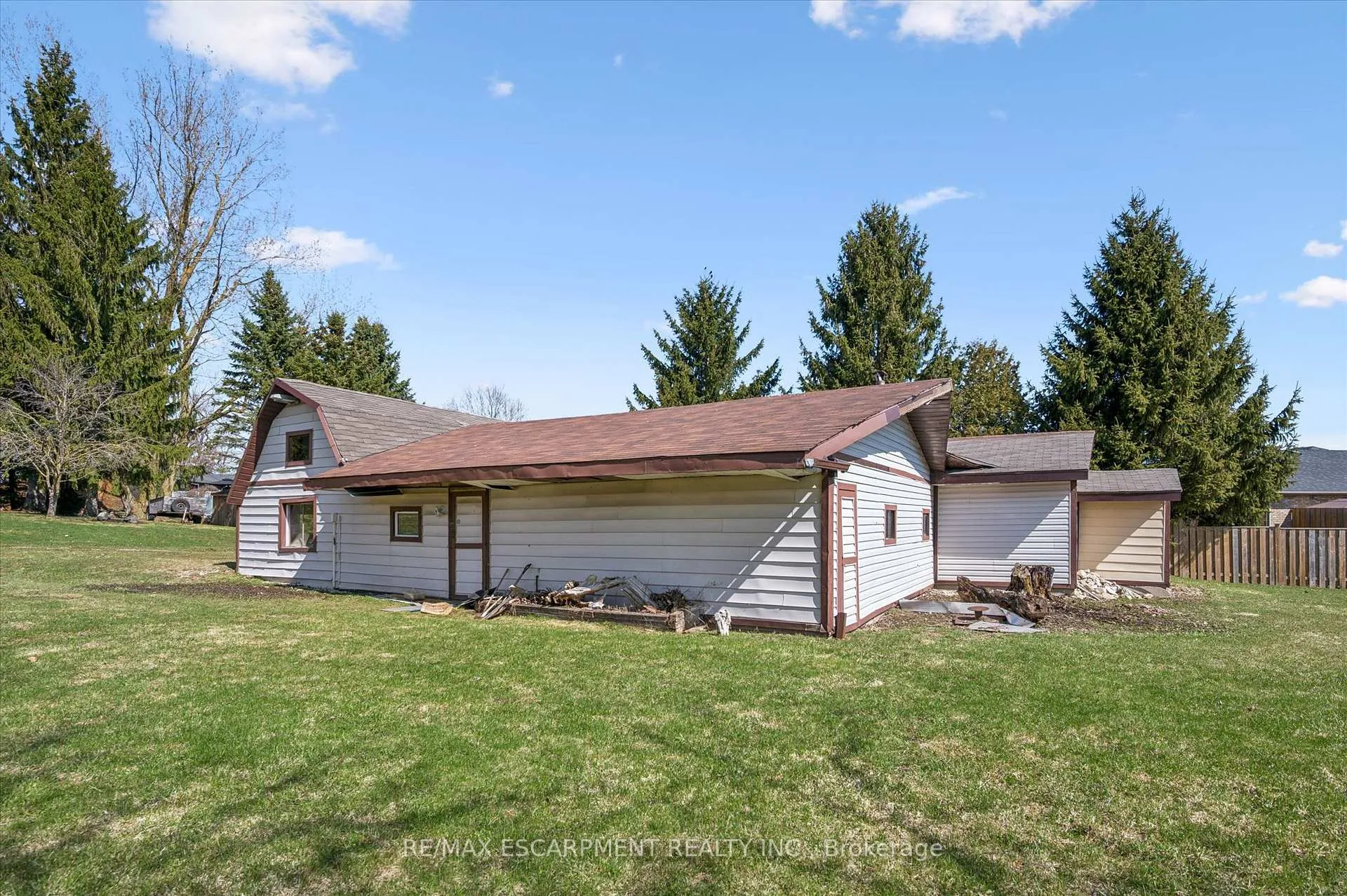 Photo 10 of 215 King Street, Minto — HOMEH
