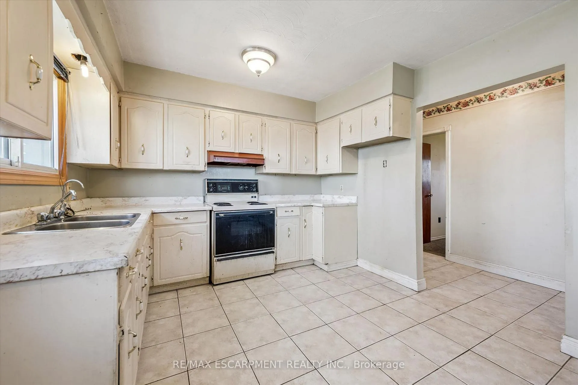 Photo 16 of 215 King Street, Minto — HOMEH