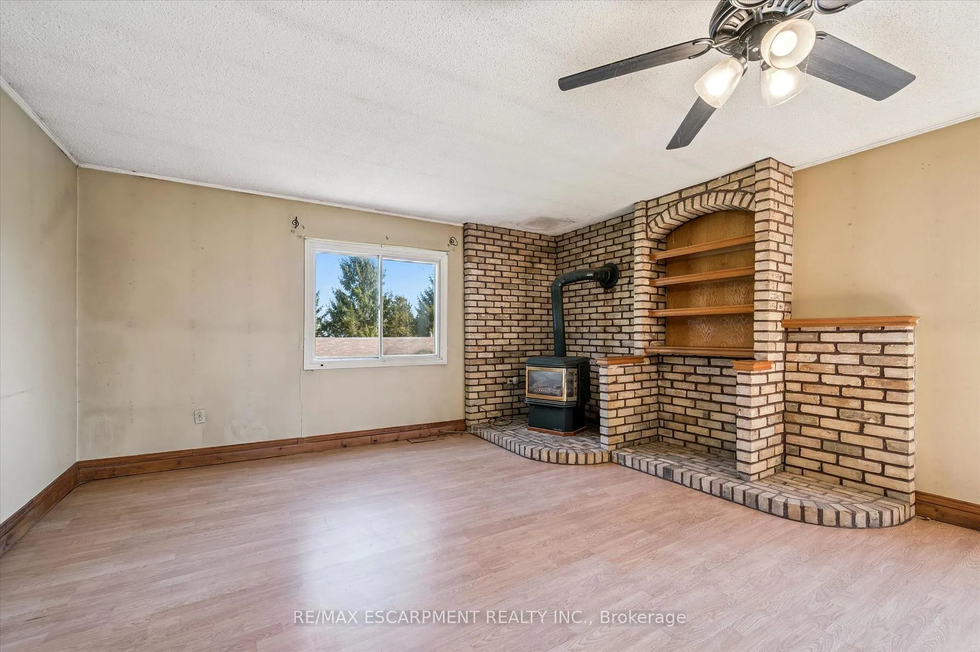 Photo 22 of 215 King Street, Minto — HOMEH