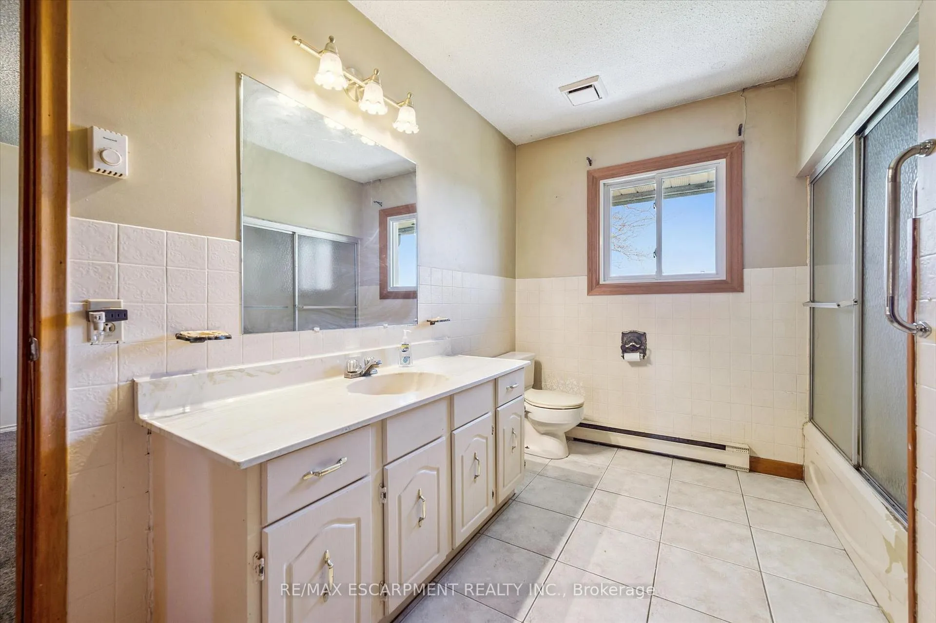 Photo 29 of 215 King Street, Minto — HOMEH