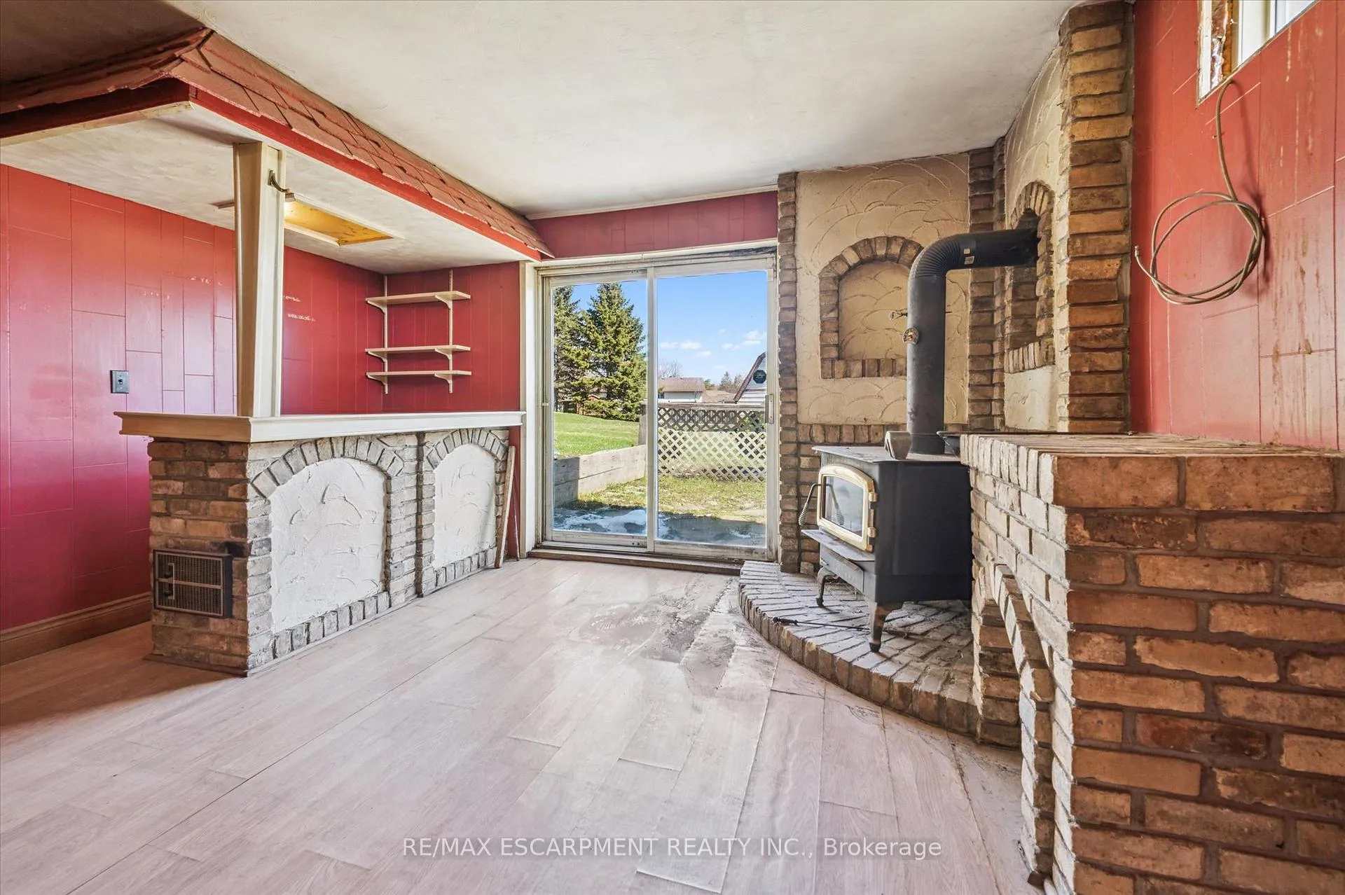 Photo 32 of 215 King Street, Minto — HOMEH