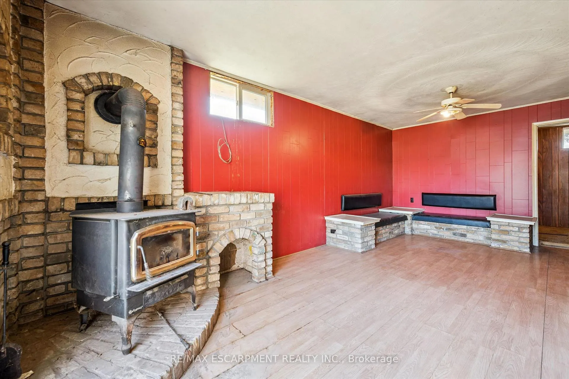 Photo 33 of 215 King Street, Minto — HOMEH