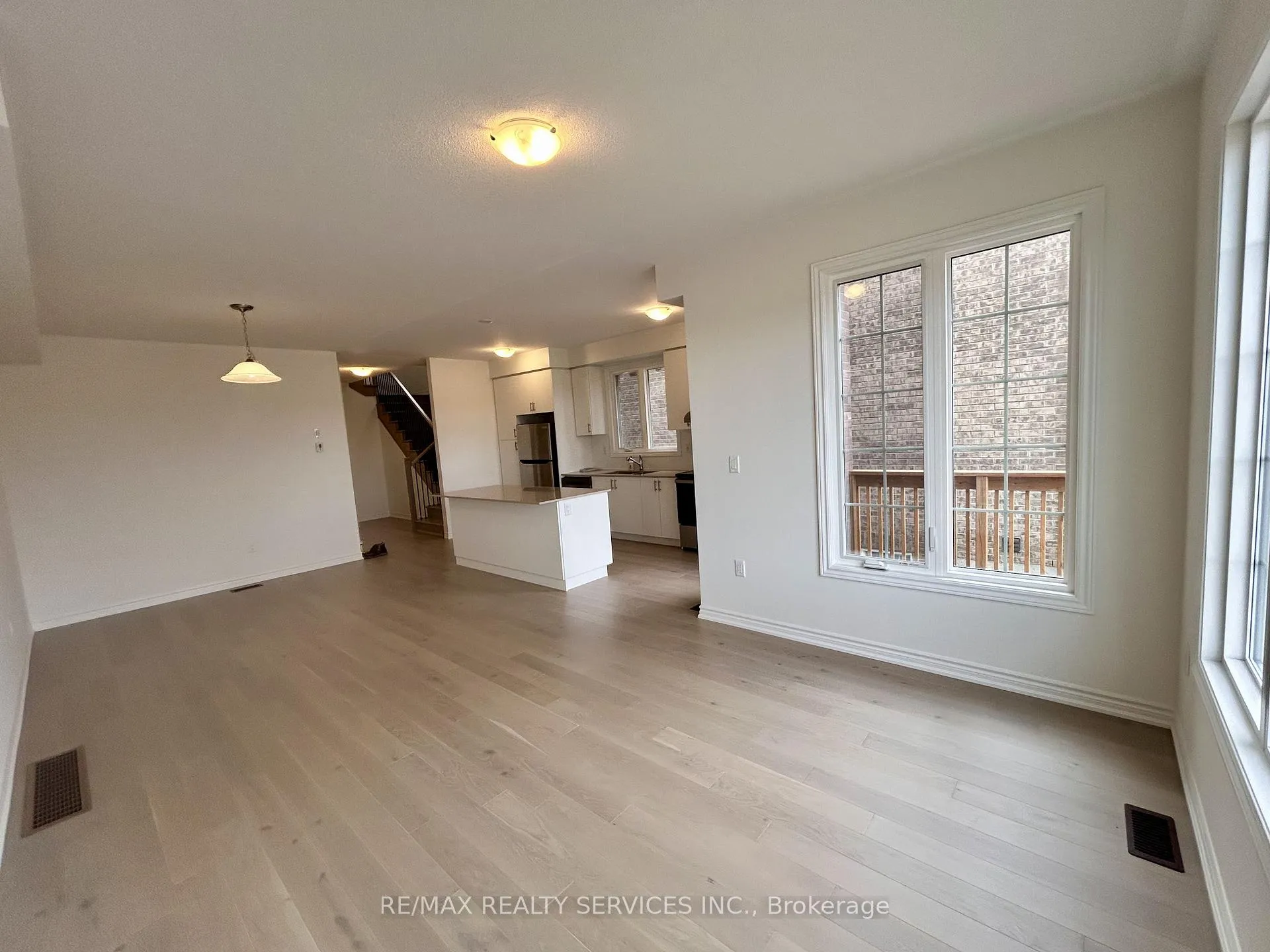 Photo 3 of 8 Bridgeland Drive, Whitby, Rural Whitby — HOMEH