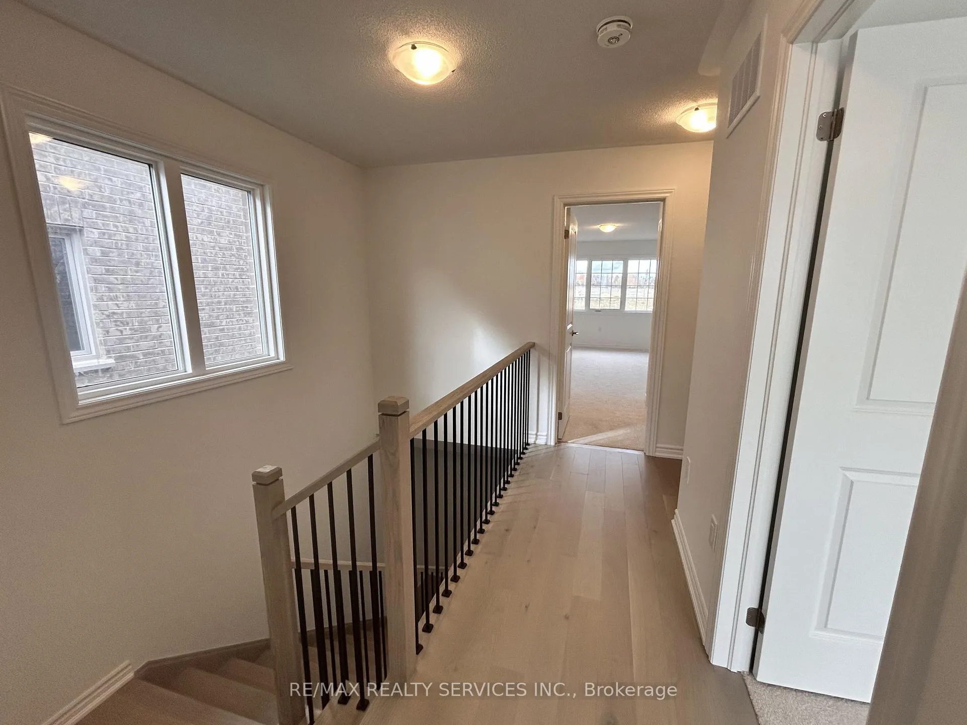 Photo 5 of 8 Bridgeland Drive, Whitby, Rural Whitby — HOMEH