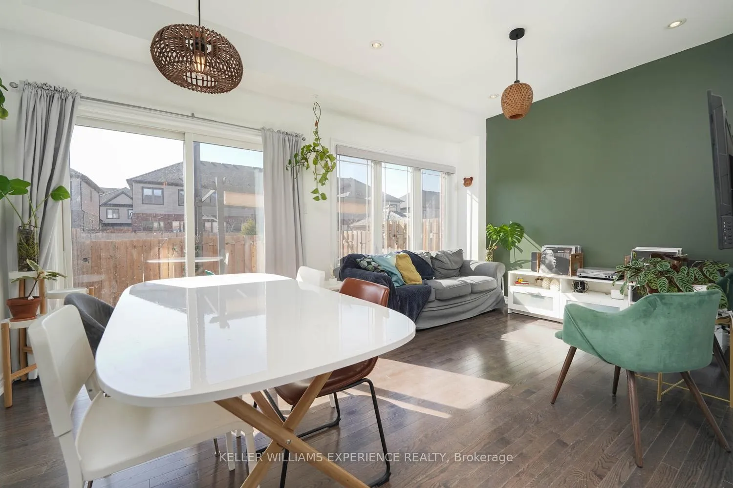 Photo 9 of 23 Cygnus Crescent, Barrie, Ardagh — HOMEH