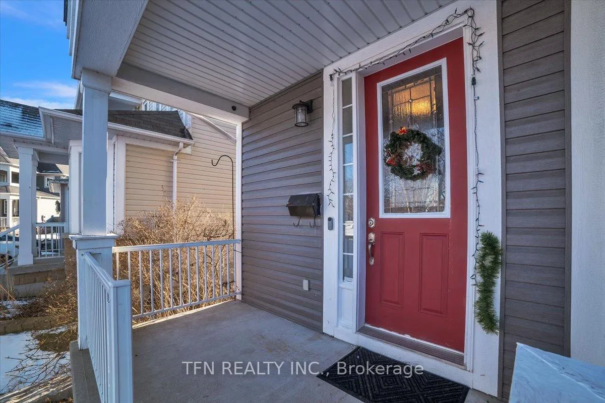 Photo 2 of 51 Hodnett Crescent, Clarington, Newcastle — HOMEH