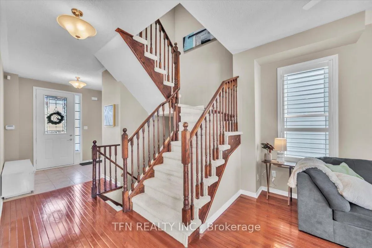 Photo 5 of 51 Hodnett Crescent, Clarington, Newcastle — HOMEH