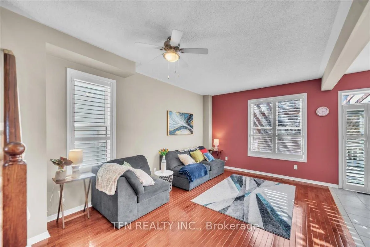 Photo 6 of 51 Hodnett Crescent, Clarington, Newcastle — HOMEH
