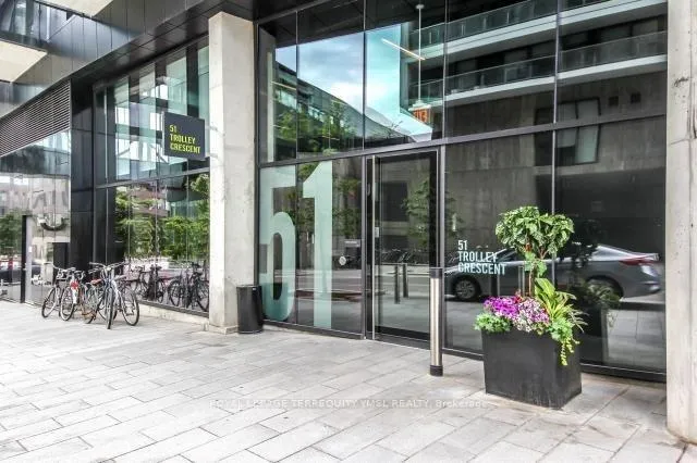 Photo 2 of Unit 302, 51 Trolley Crescent, Toronto, Waterfront Communities — HOMEH