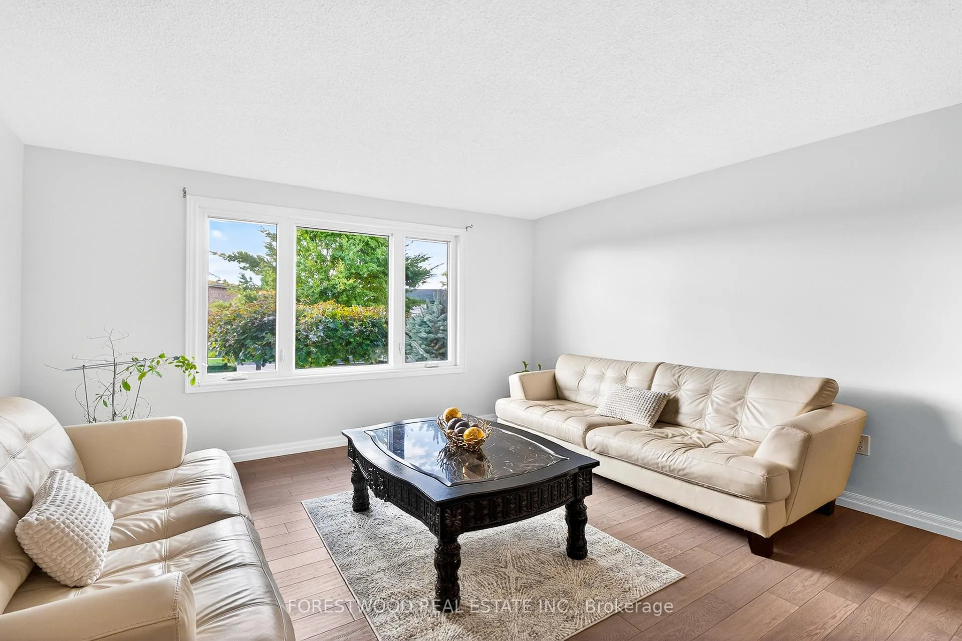 Photo 3 of 93 Deerhurst Road, Hamilton, Stoney Creek — HOMEH