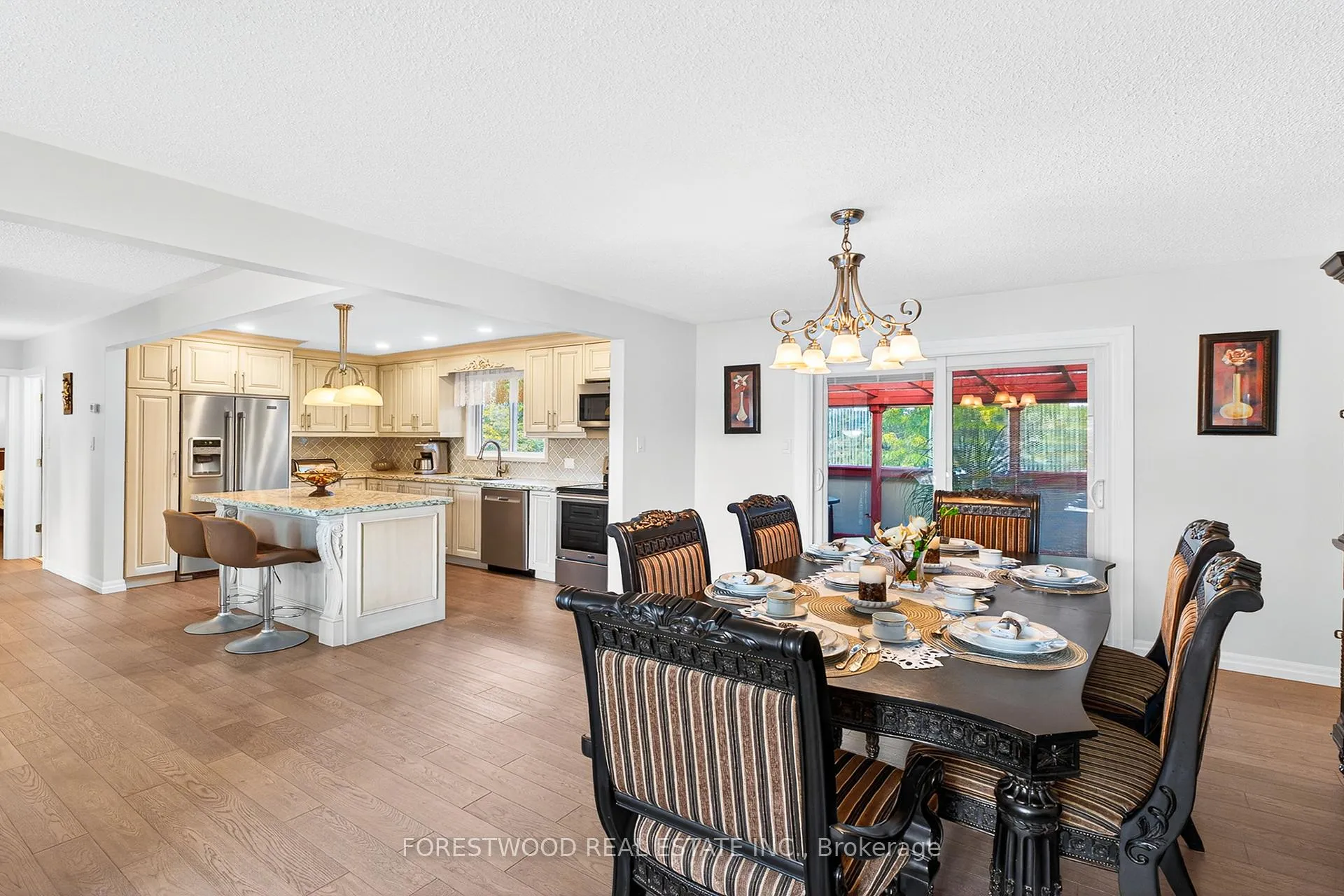 Photo 4 of 93 Deerhurst Road, Hamilton, Stoney Creek — HOMEH