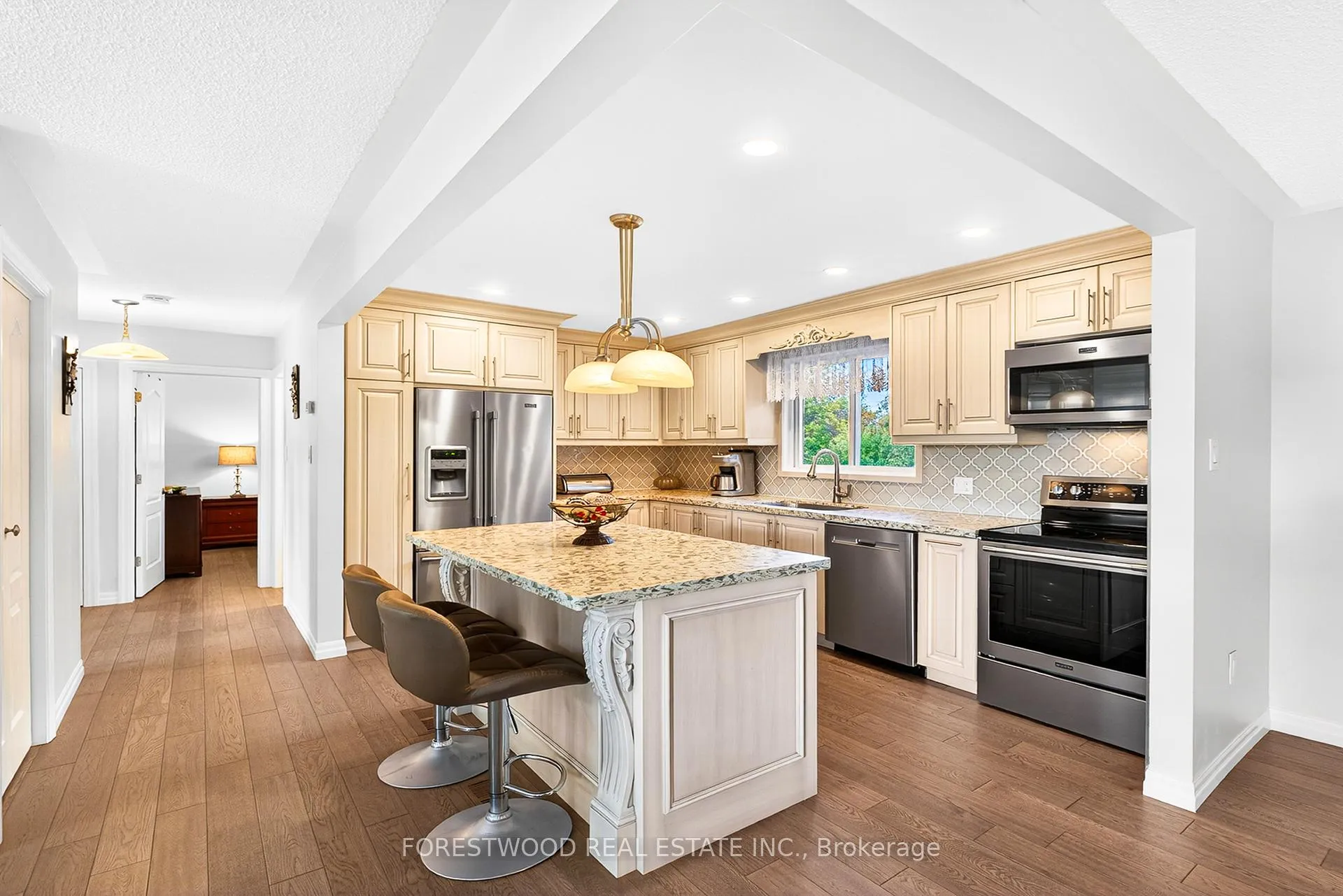 Photo 9 of 93 Deerhurst Road, Hamilton, Stoney Creek — HOMEH