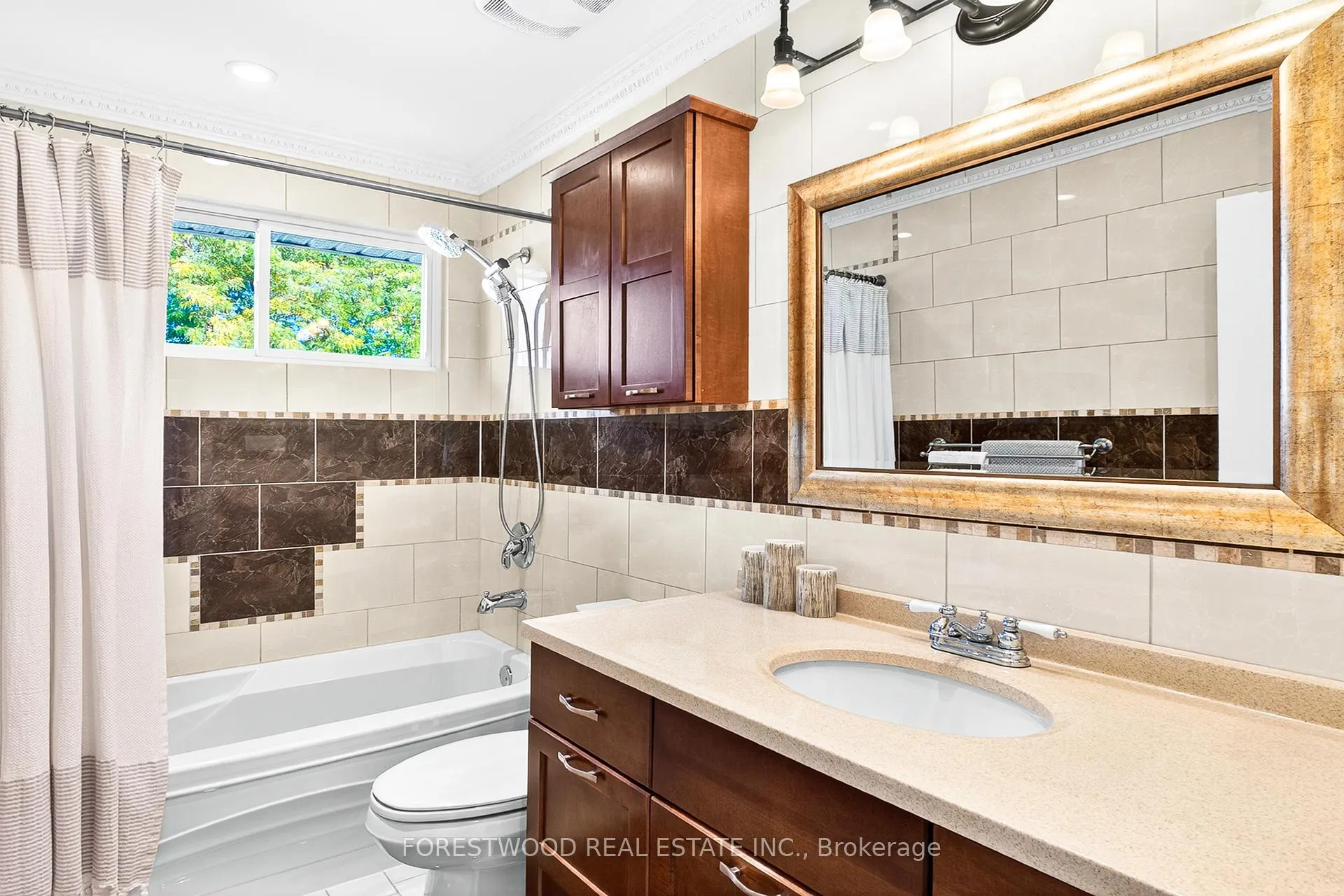 Photo 16 of 93 Deerhurst Road, Hamilton, Stoney Creek — HOMEH