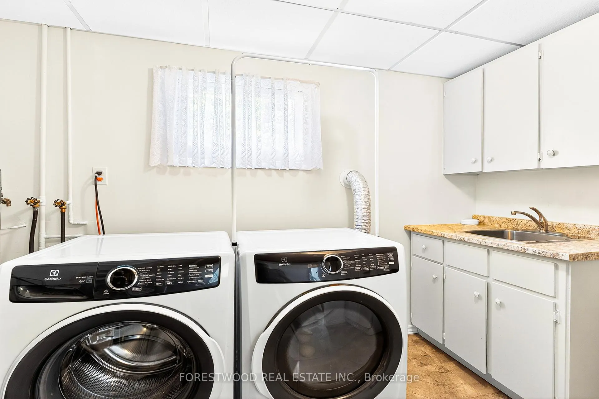 Photo 35 of 93 Deerhurst Road, Hamilton, Stoney Creek — HOMEH