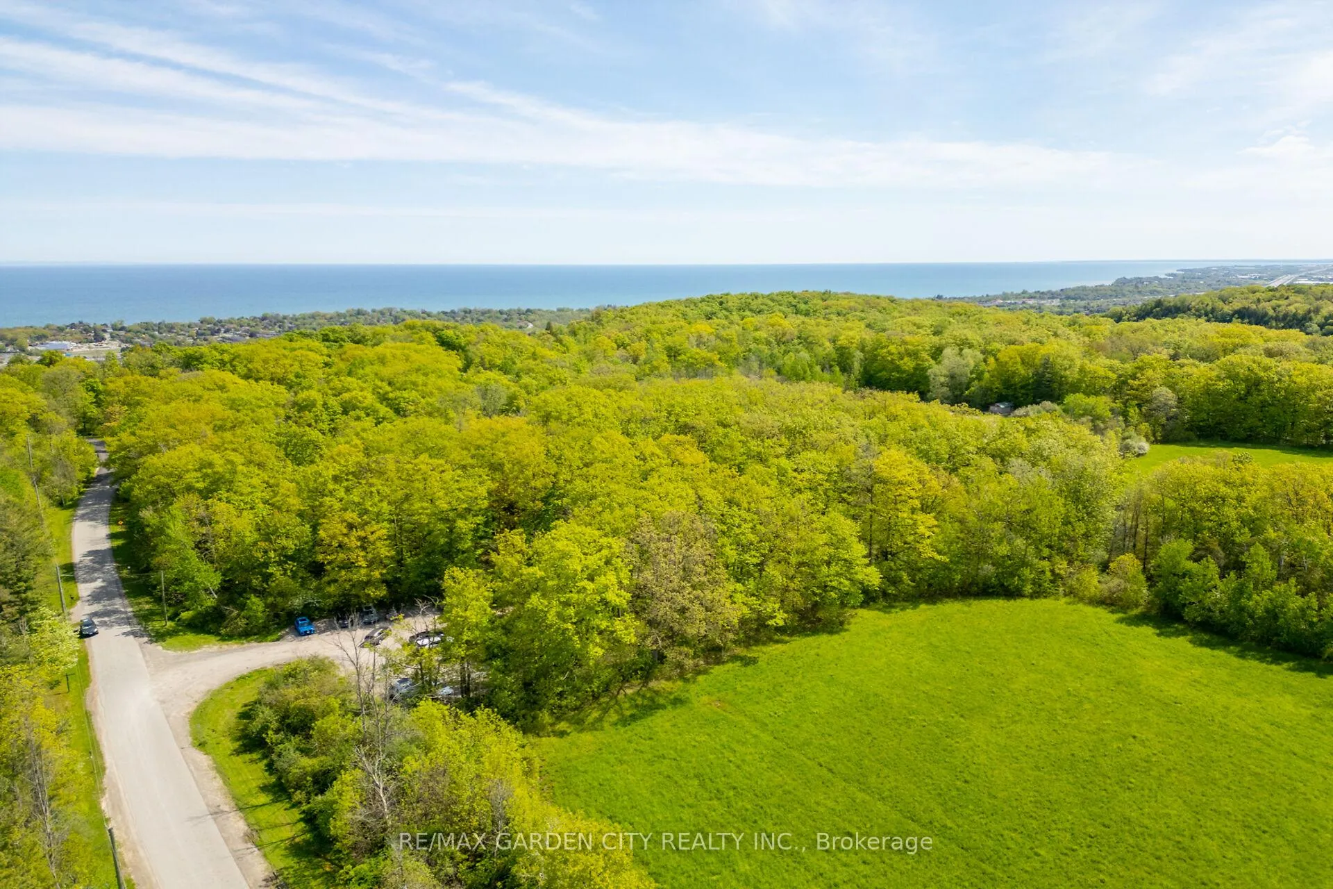 Photo 15 of 160 Ridge Road W, Grimsby, Grimsby Escarpment — HOMEH
