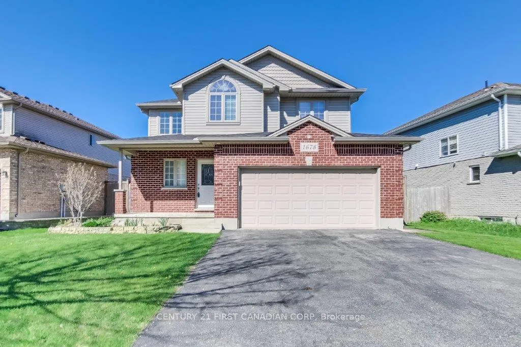 Front of 1678 Blackmaple Crescent
