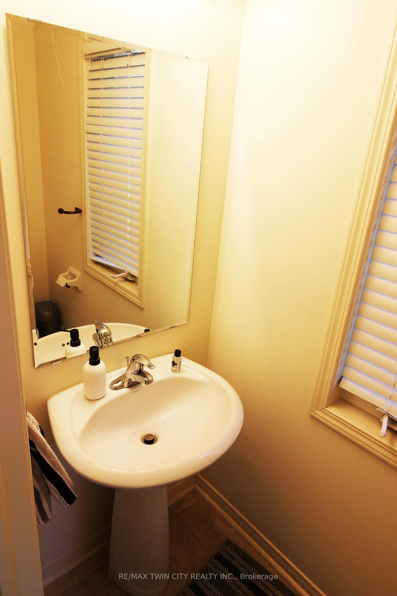 Photo 7 of Unit 72, 110 Highland Road E, Kitchener — HOMEH