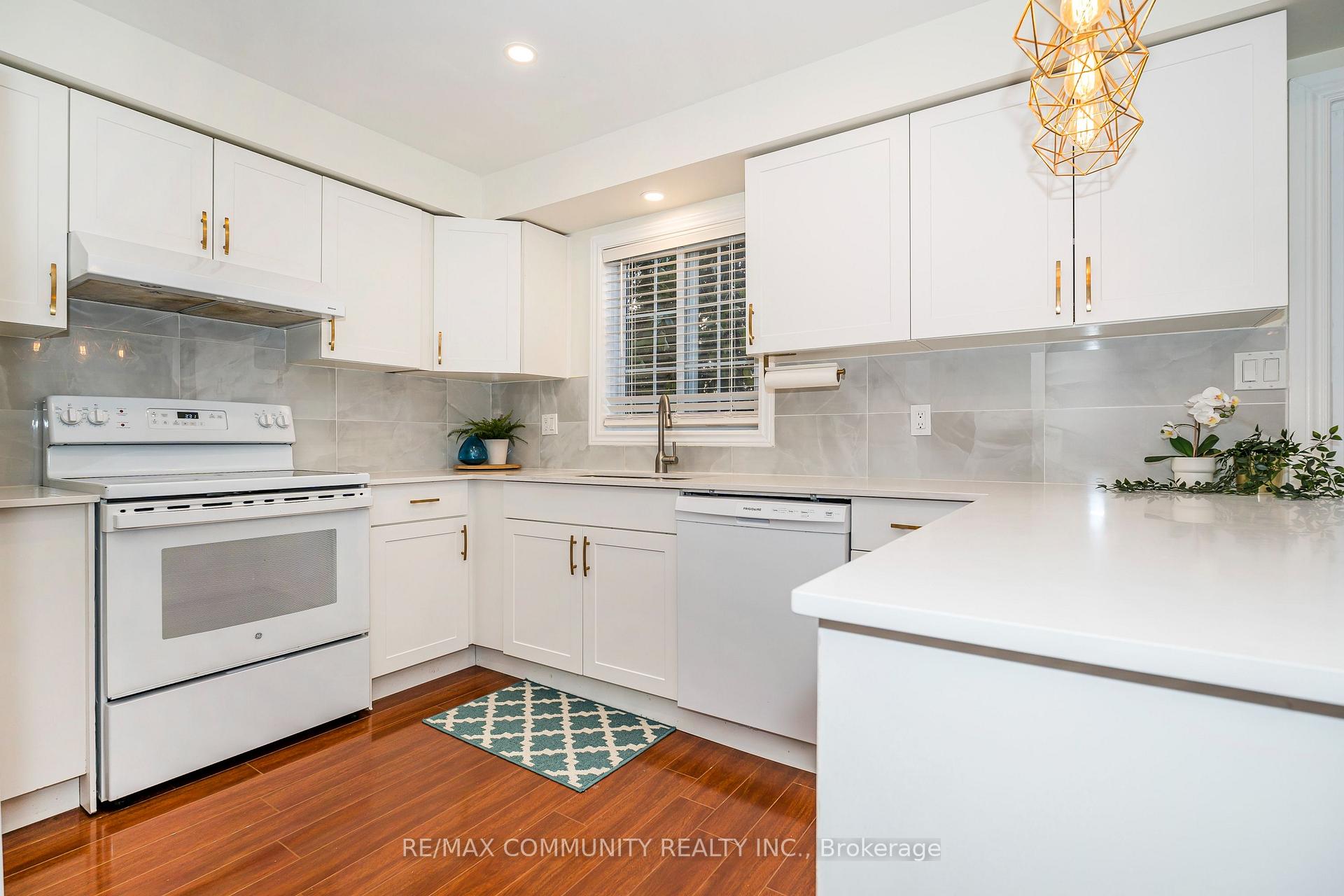 Photo 10 of 70 Tams Drive, Ajax, Central East — HOMEH