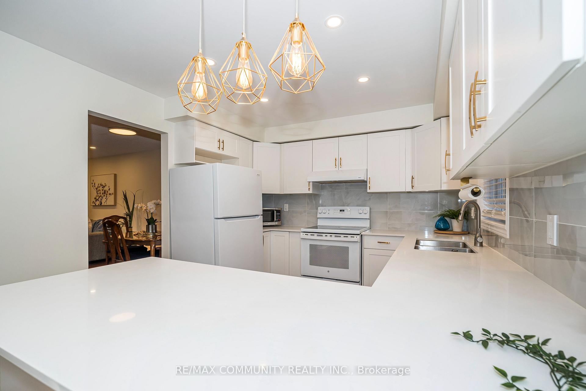 Photo 11 of 70 Tams Drive, Ajax, Central East — HOMEH