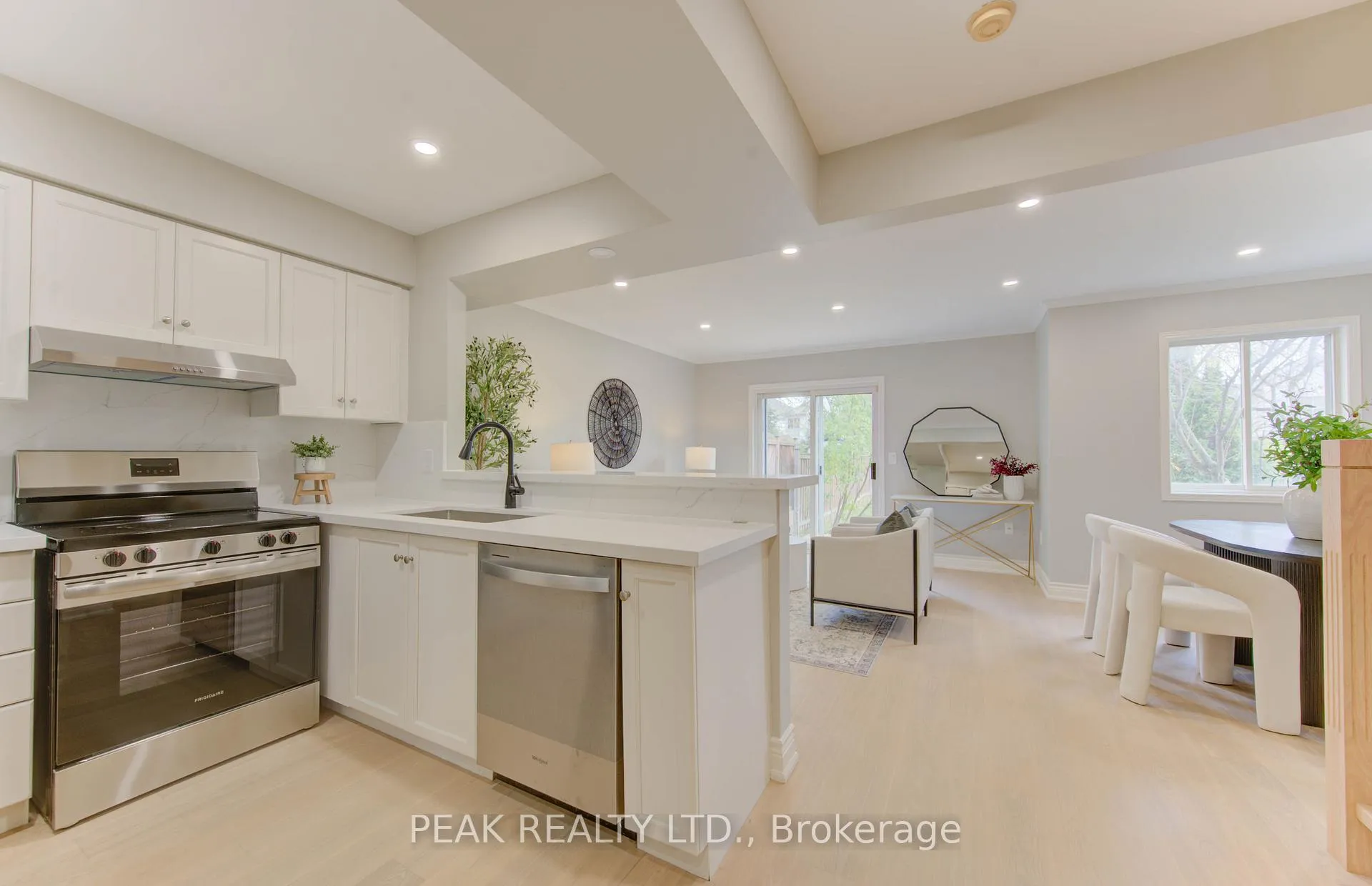 Photo 8 of 502 Mariner Drive, Waterloo — HOMEH
