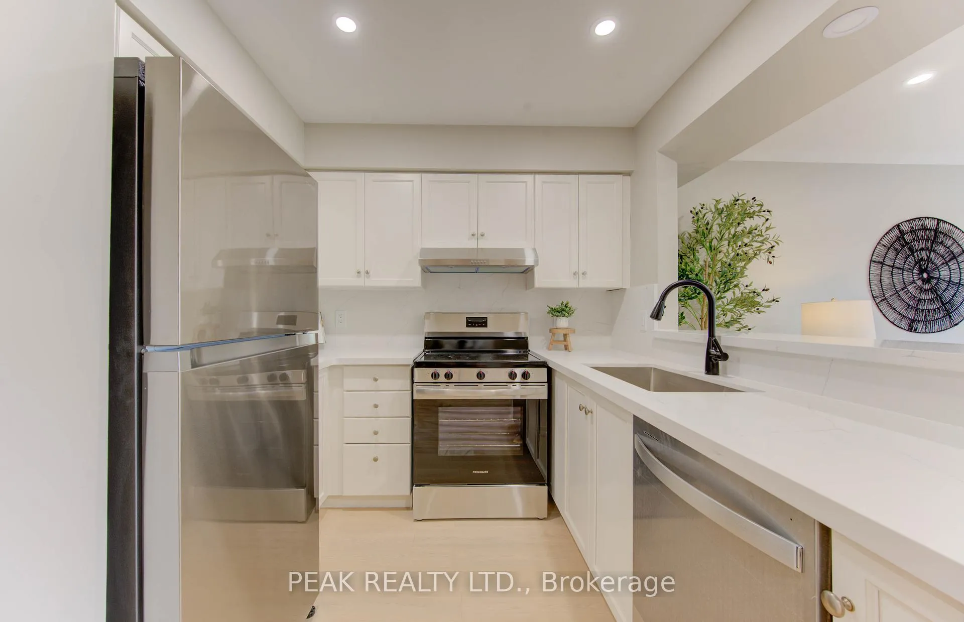 Photo 9 of 502 Mariner Drive, Waterloo — HOMEH