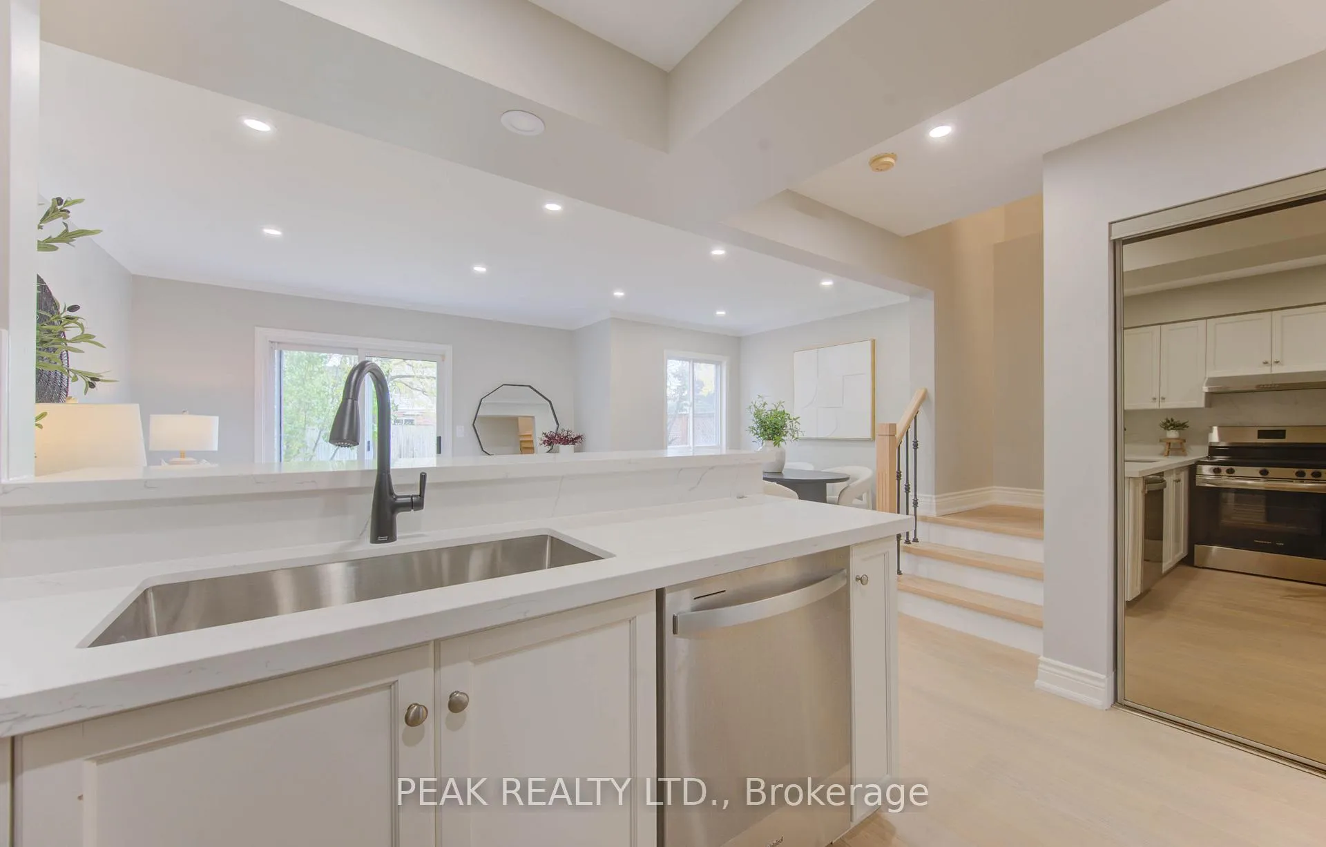 Photo 10 of 502 Mariner Drive, Waterloo — HOMEH