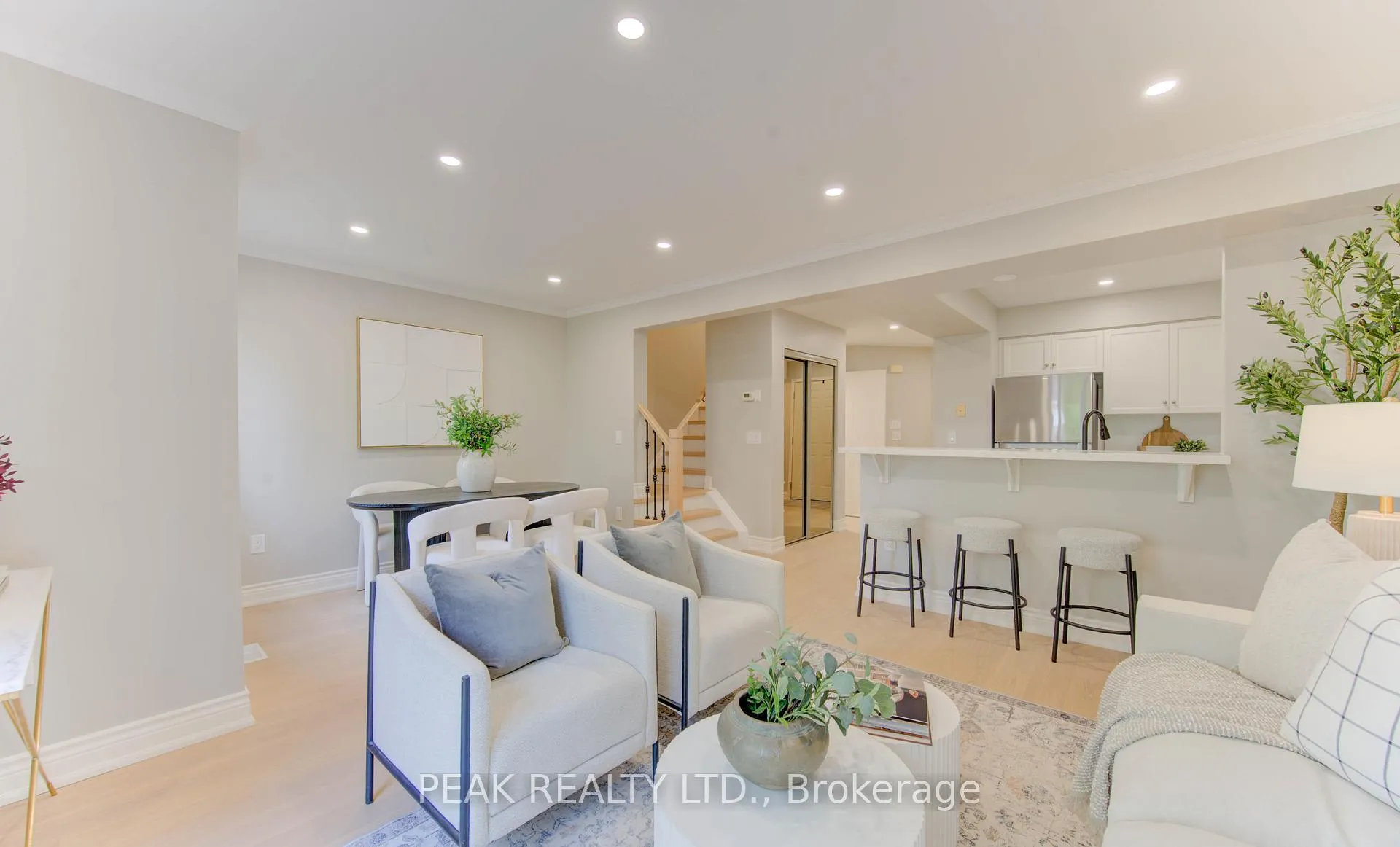 Photo 17 of 502 Mariner Drive, Waterloo — HOMEH