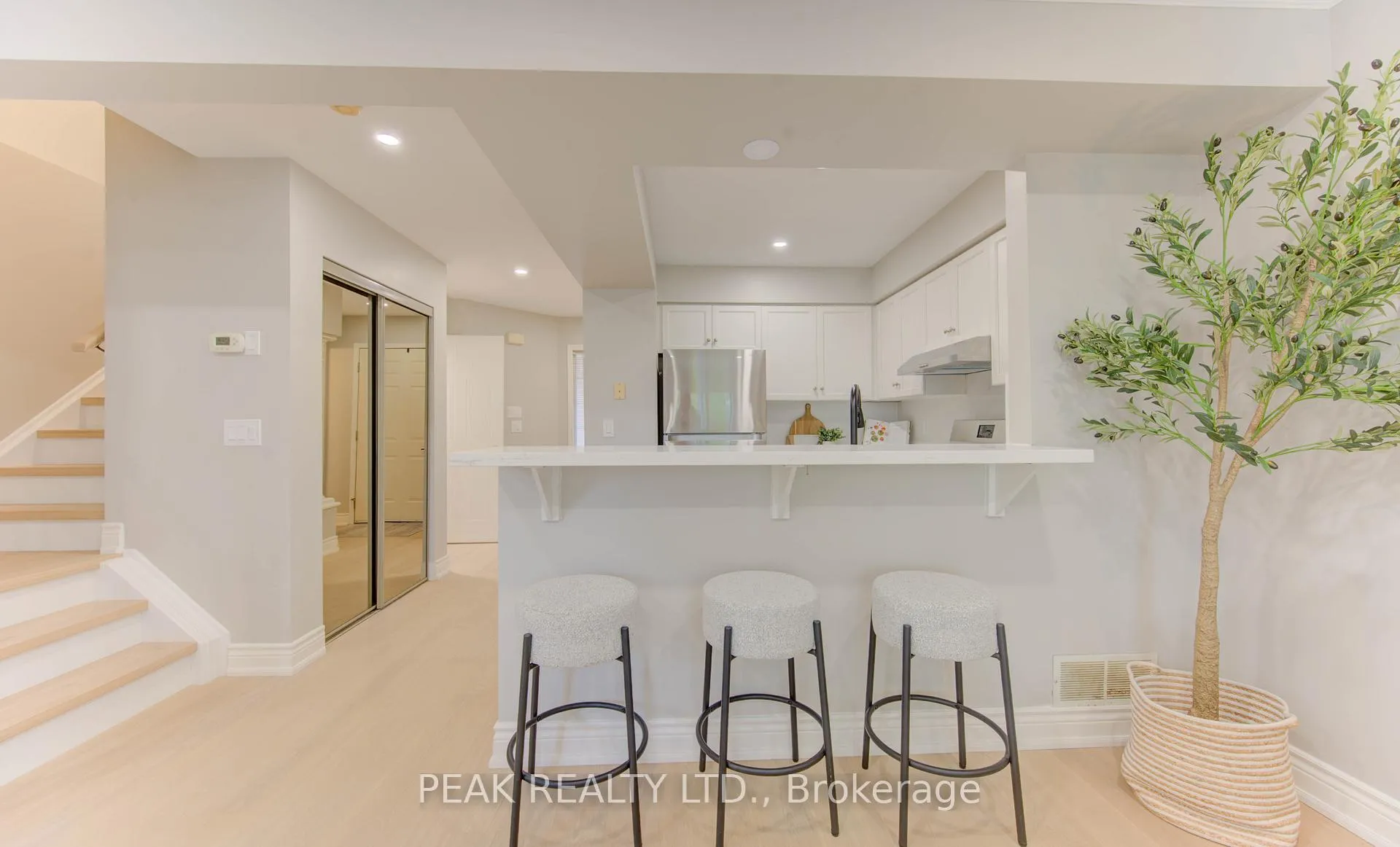 Photo 18 of 502 Mariner Drive, Waterloo — HOMEH