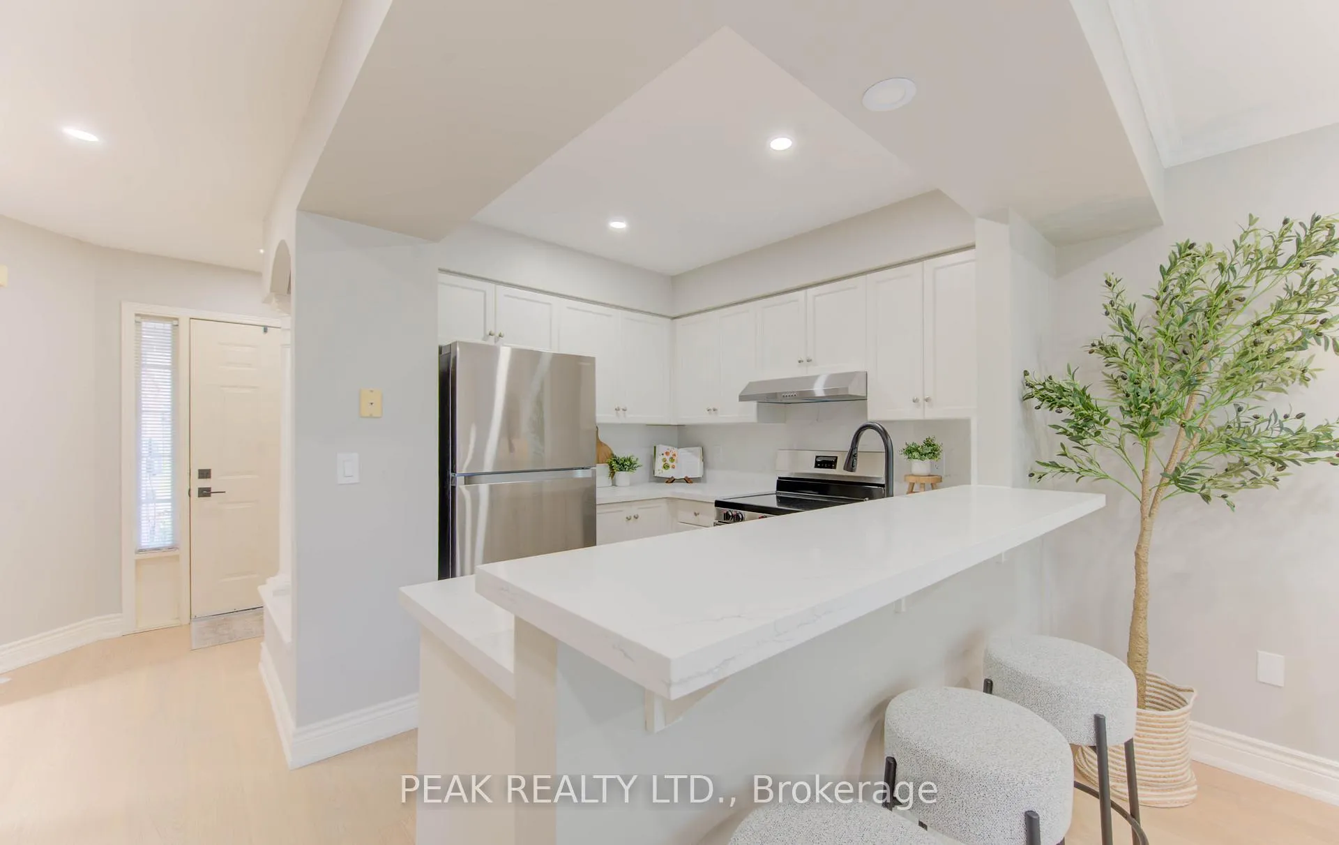 Photo 21 of 502 Mariner Drive, Waterloo — HOMEH