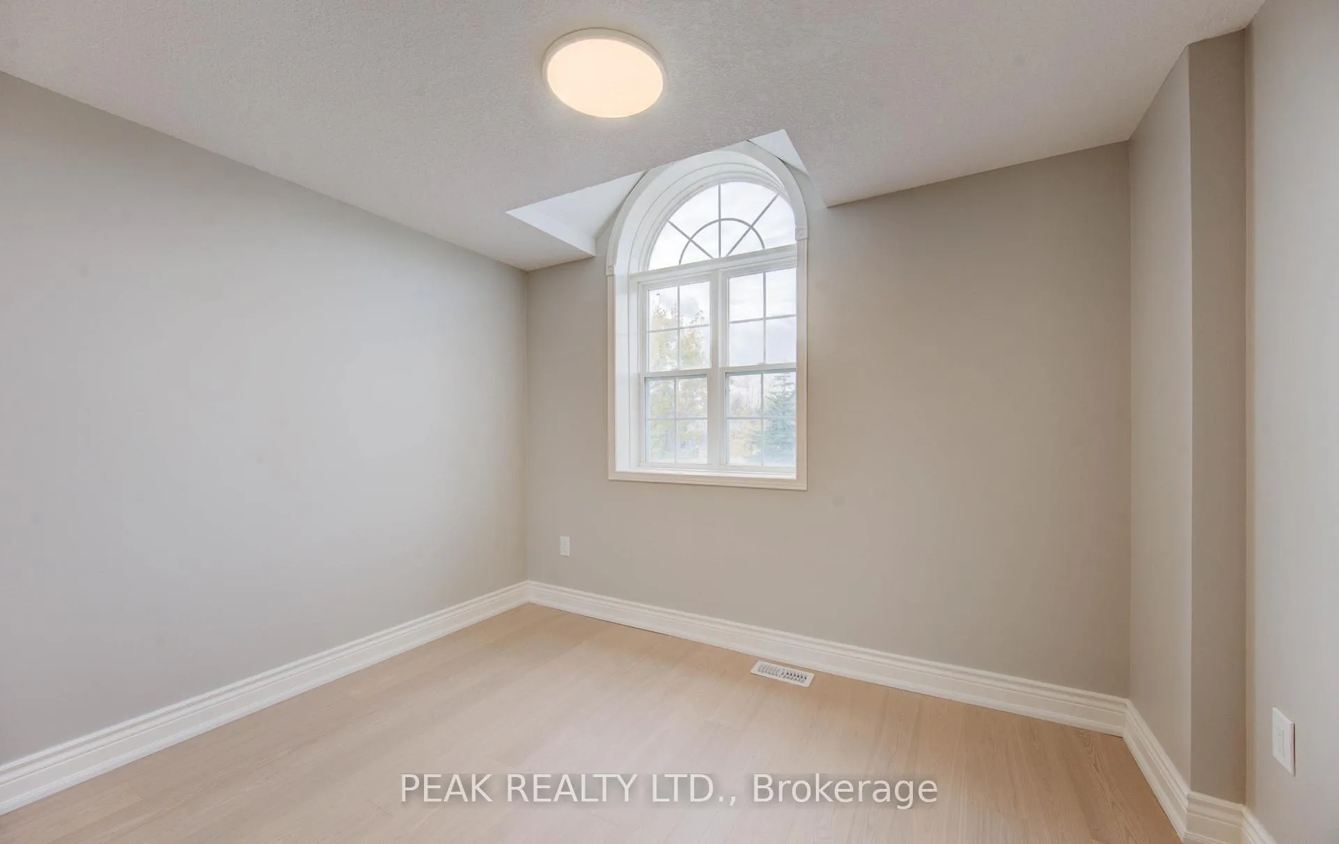Photo 35 of 502 Mariner Drive, Waterloo — HOMEH