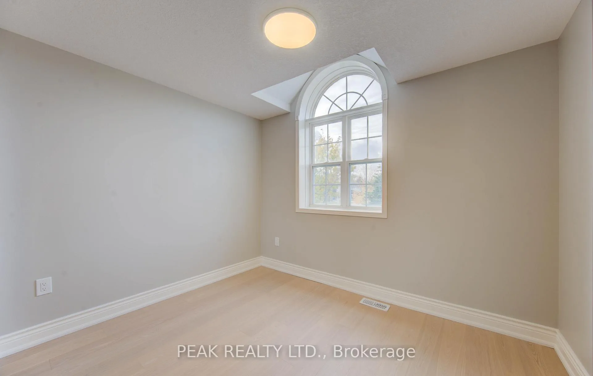 Photo 37 of 502 Mariner Drive, Waterloo — HOMEH
