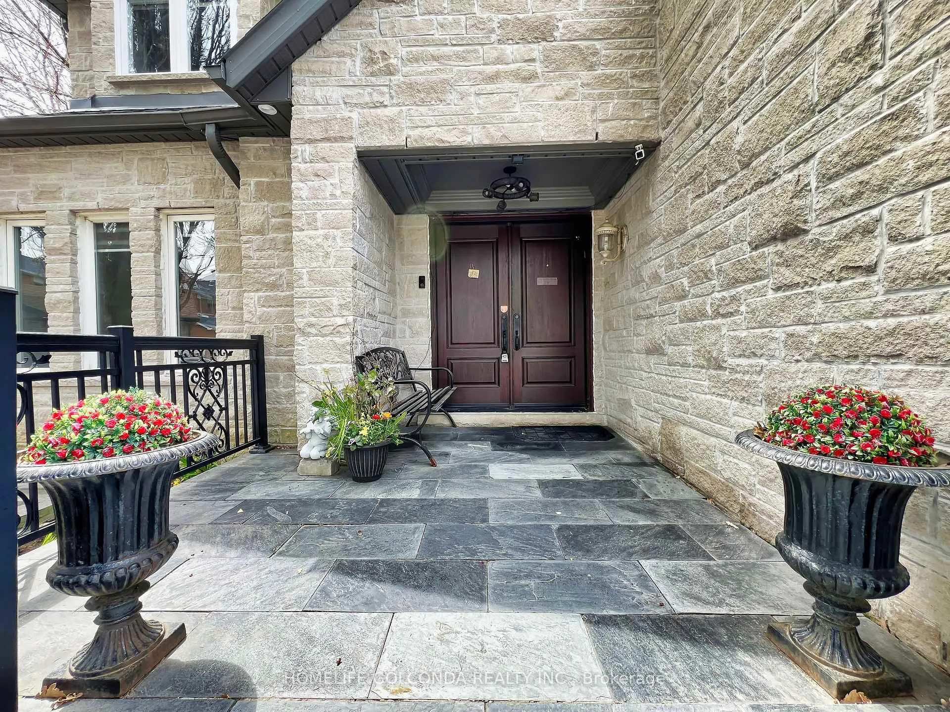 Photo 4 of 25 Conistan Road, Markham, Unionville — HOMEH