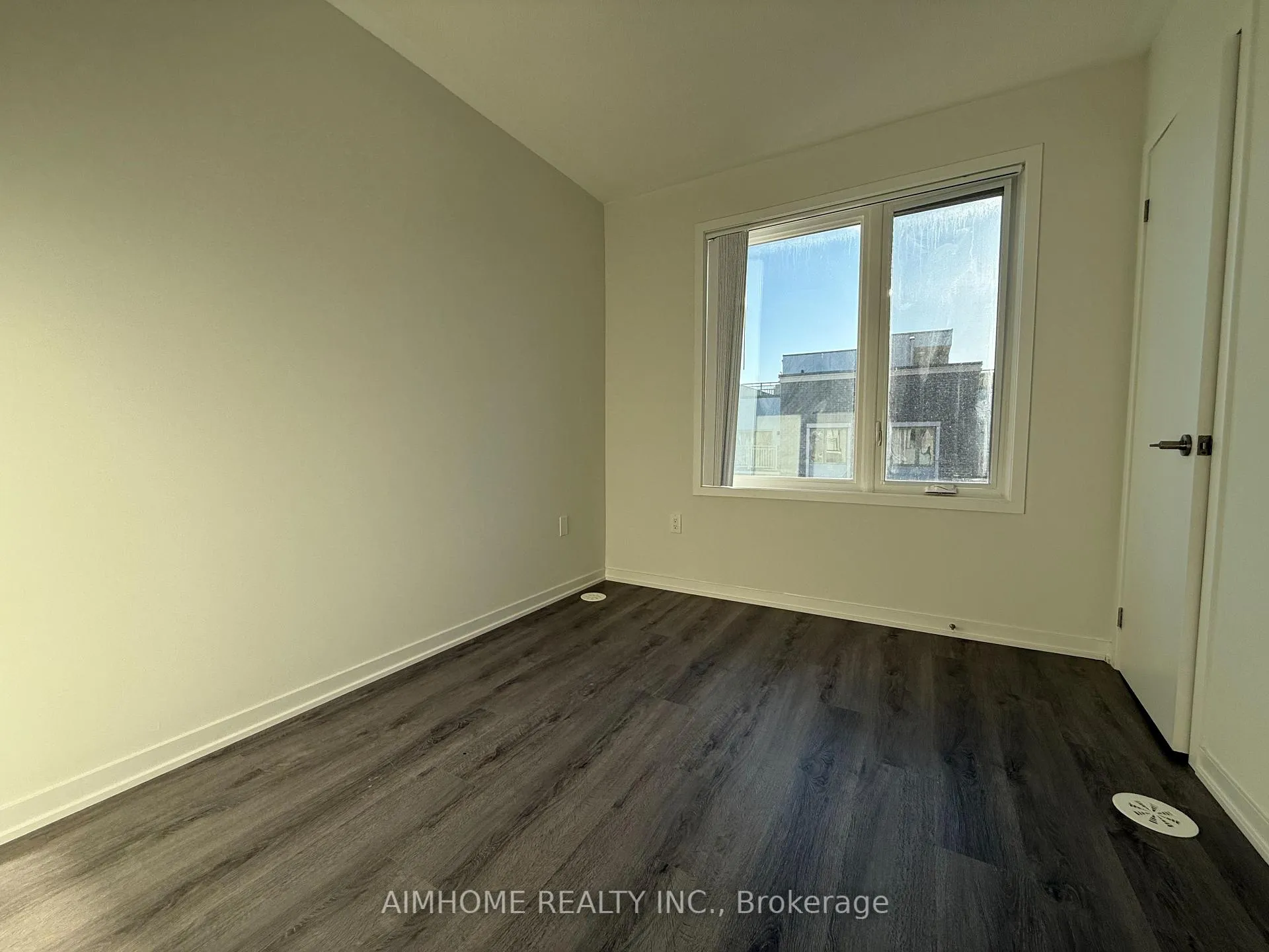 Photo 15 of Unit TH218, 131 Honeycrisp Crescent, Vaughan, Vaughan Corporate Centre — HOMEH