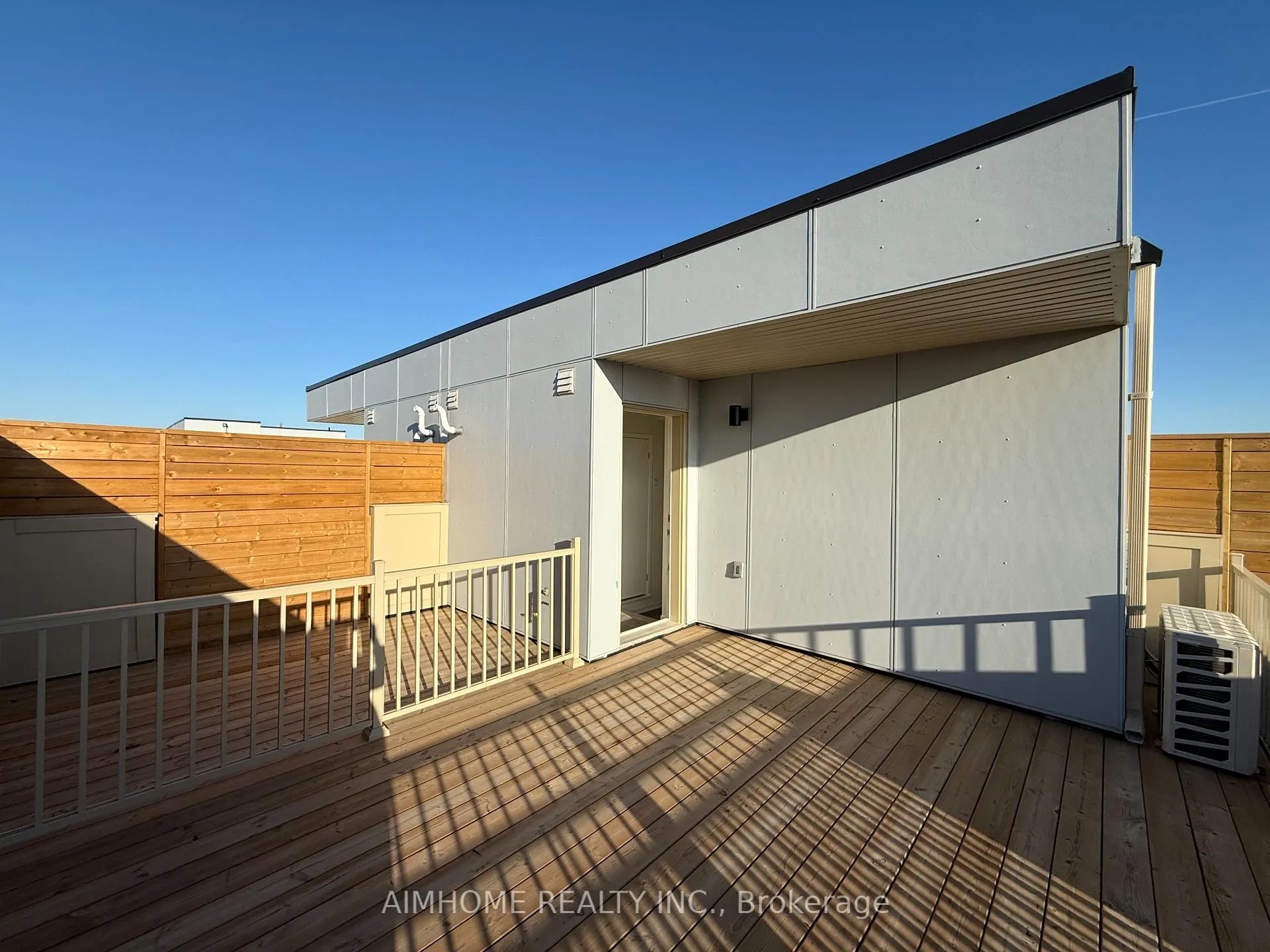 Photo 16 of Unit TH218, 131 Honeycrisp Crescent, Vaughan, Vaughan Corporate Centre — HOMEH