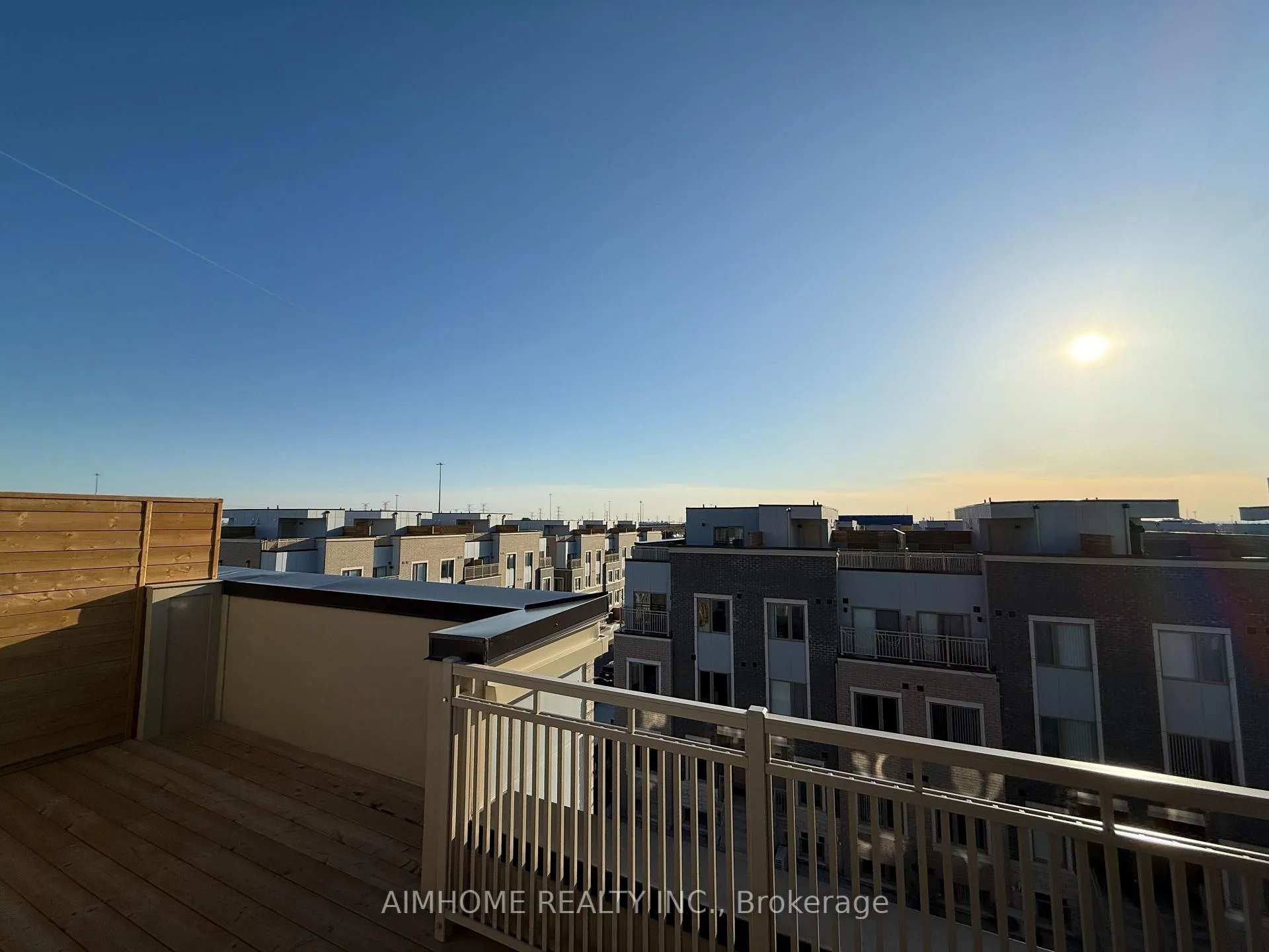 Photo 17 of Unit TH218, 131 Honeycrisp Crescent, Vaughan, Vaughan Corporate Centre — HOMEH